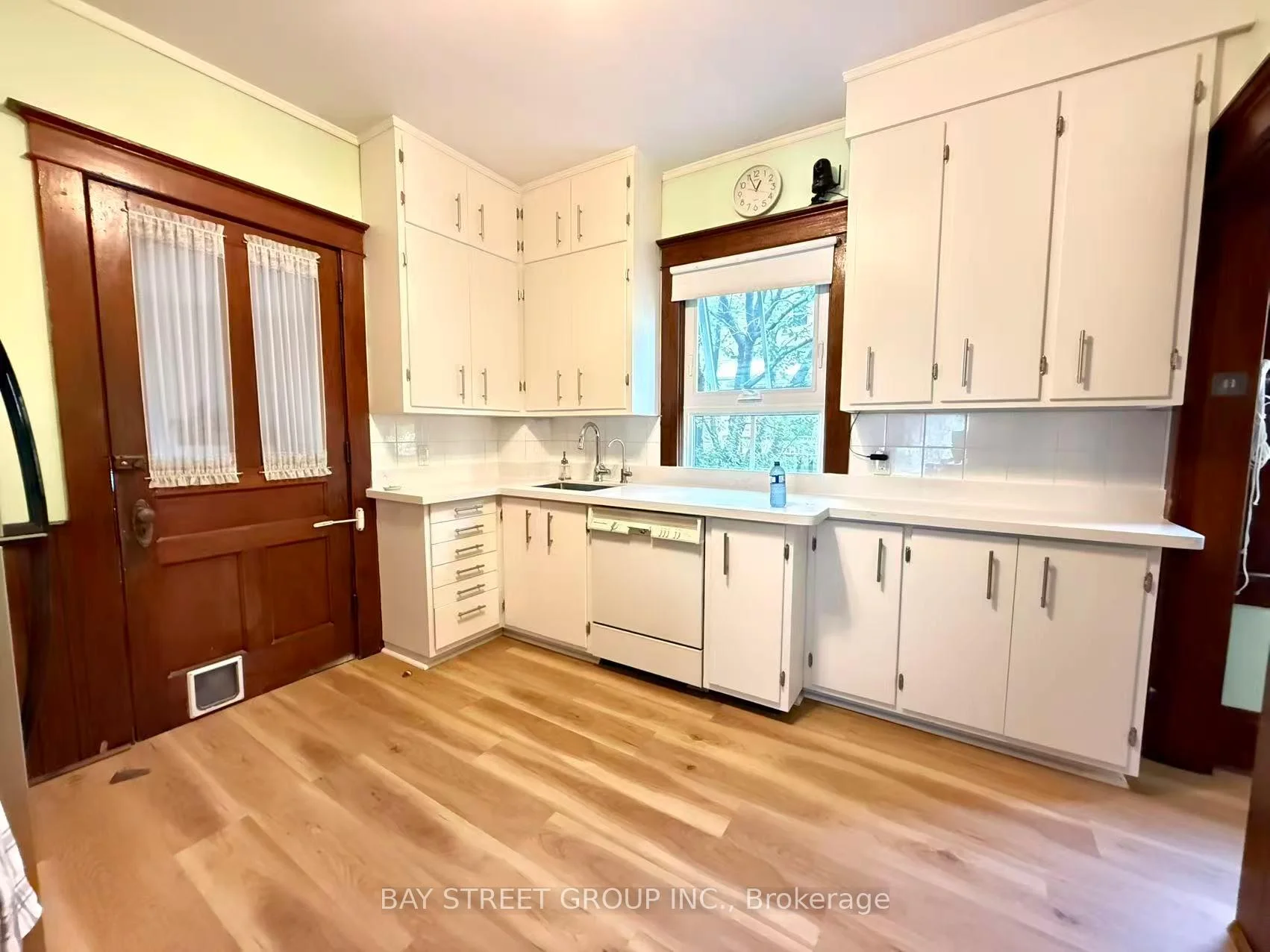 Photo 2 of 7 Pavillion Street, Markham, Unionville — HOMEH
