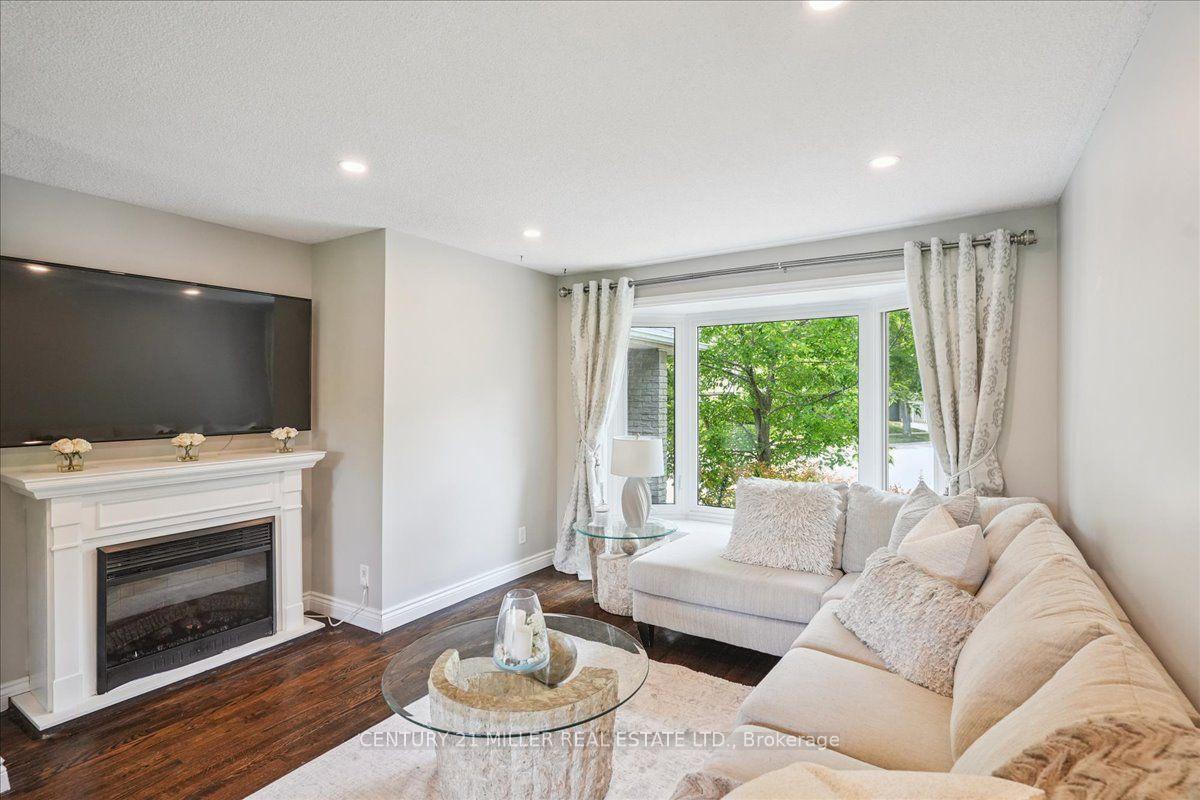 Photo 9 of 2442 Woburn Crescent, Oakville, West — HOMEH