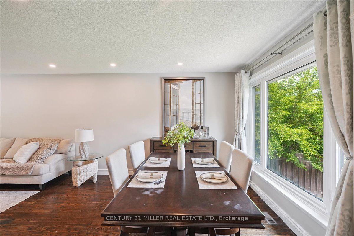 Photo 11 of 2442 Woburn Crescent, Oakville, West — HOMEH
