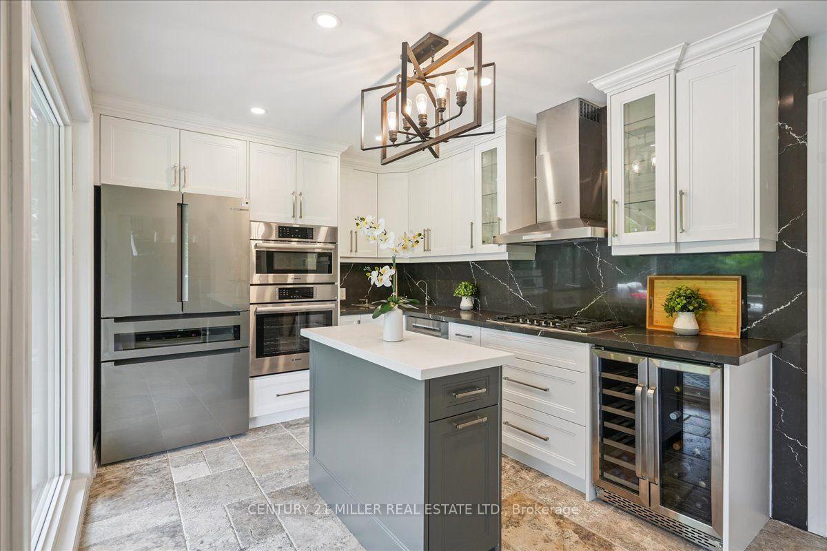 Photo 13 of 2442 Woburn Crescent, Oakville, West — HOMEH