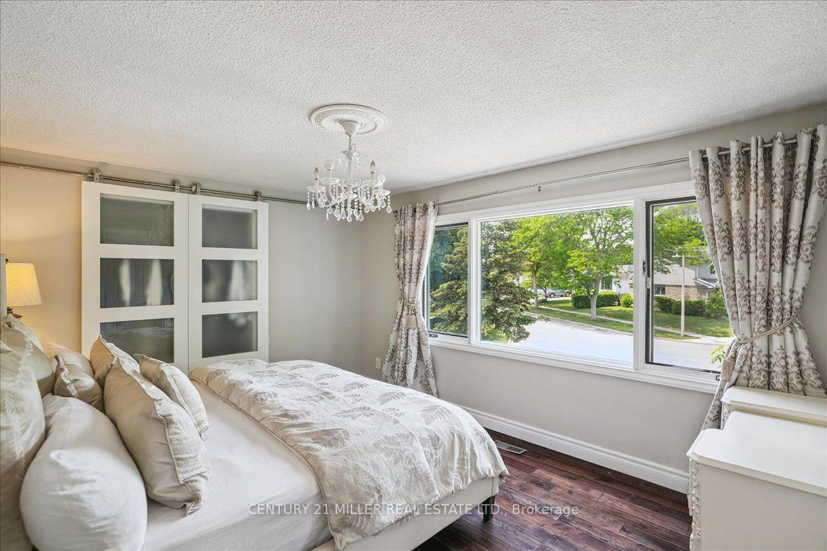 Photo 19 of 2442 Woburn Crescent, Oakville, West — HOMEH