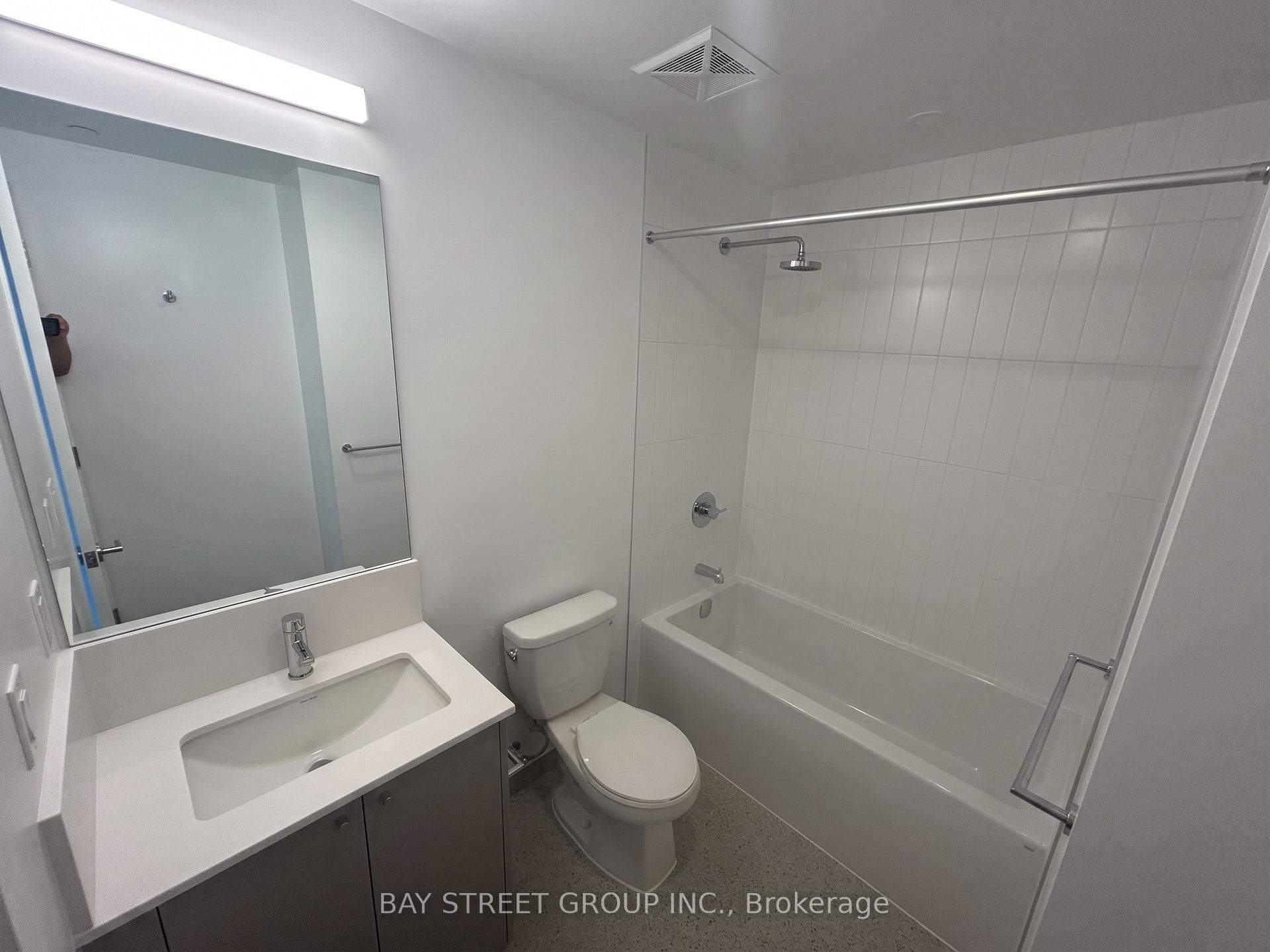 Photo 3 of Unit 2401, 10 Oak Street, Toronto, Regent Park — HOMEH