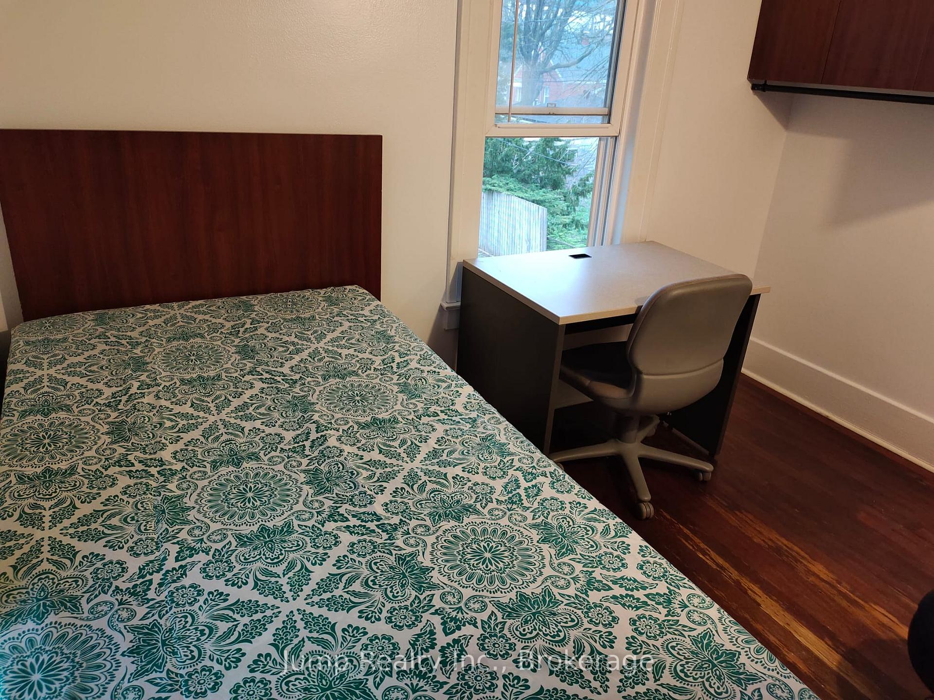Photo 8 of Unit Upper, 366 Rosedale Avenue, Windsor, Windsor University District — HOMEH