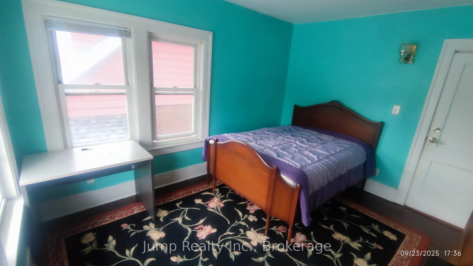Photo 11 of Unit Upper, 366 Rosedale Avenue, Windsor, Windsor University District — HOMEH