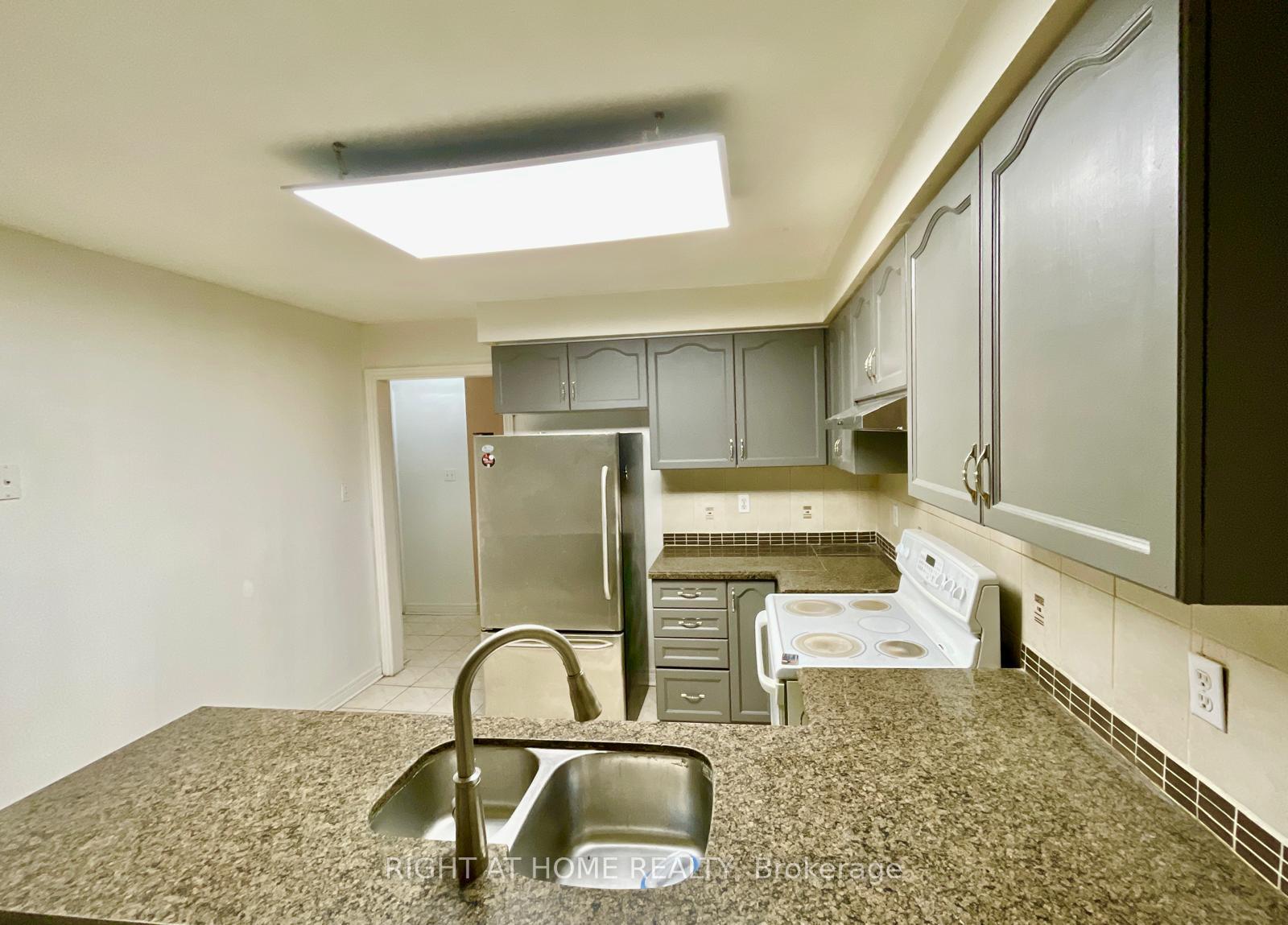 Photo 2 of Unit A, 55 Velvet Grass Lane, Brampton, Sandringham-Wellington — HOMEH