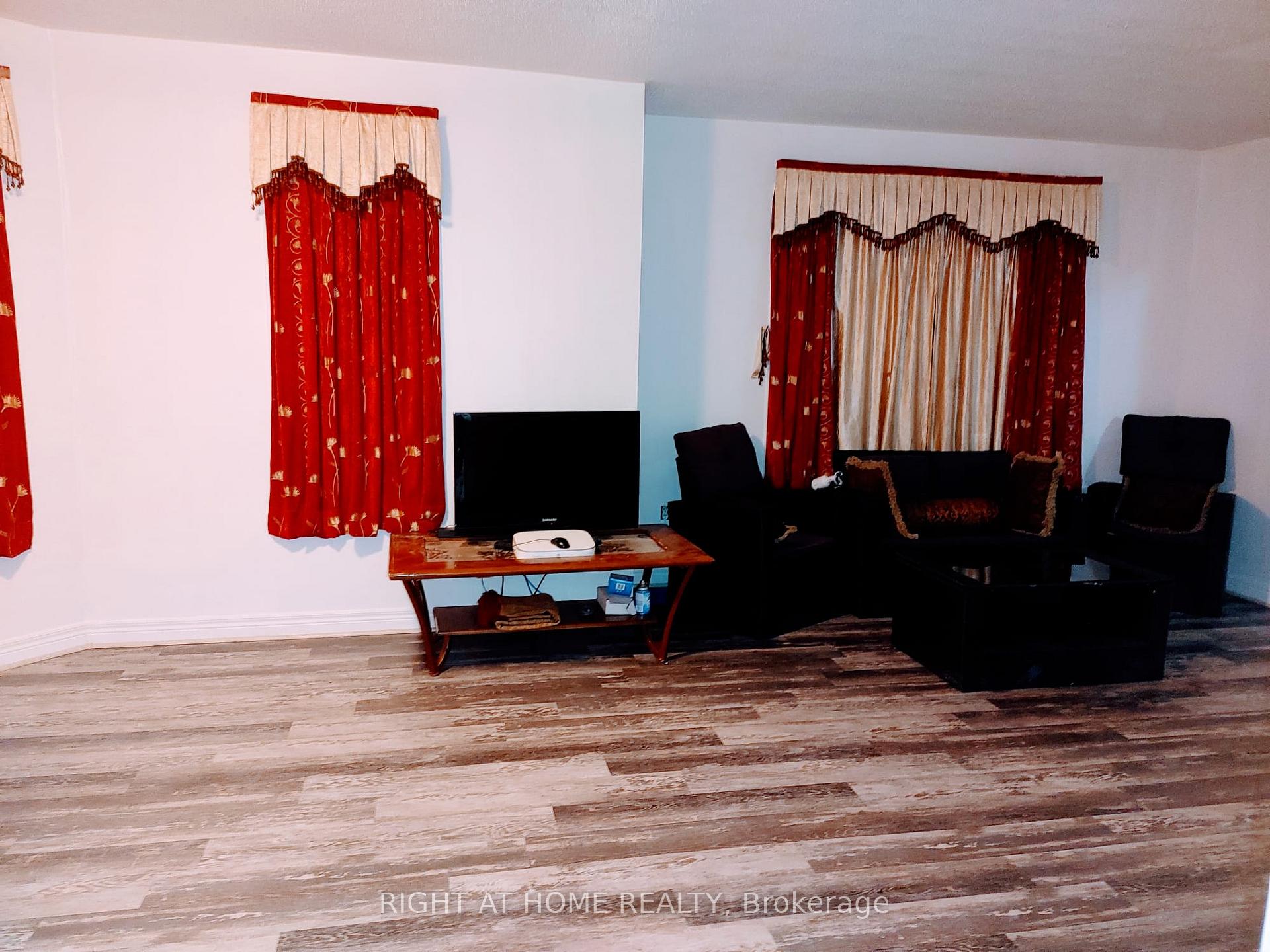 Photo 8 of Unit A, 55 Velvet Grass Lane, Brampton, Sandringham-Wellington — HOMEH