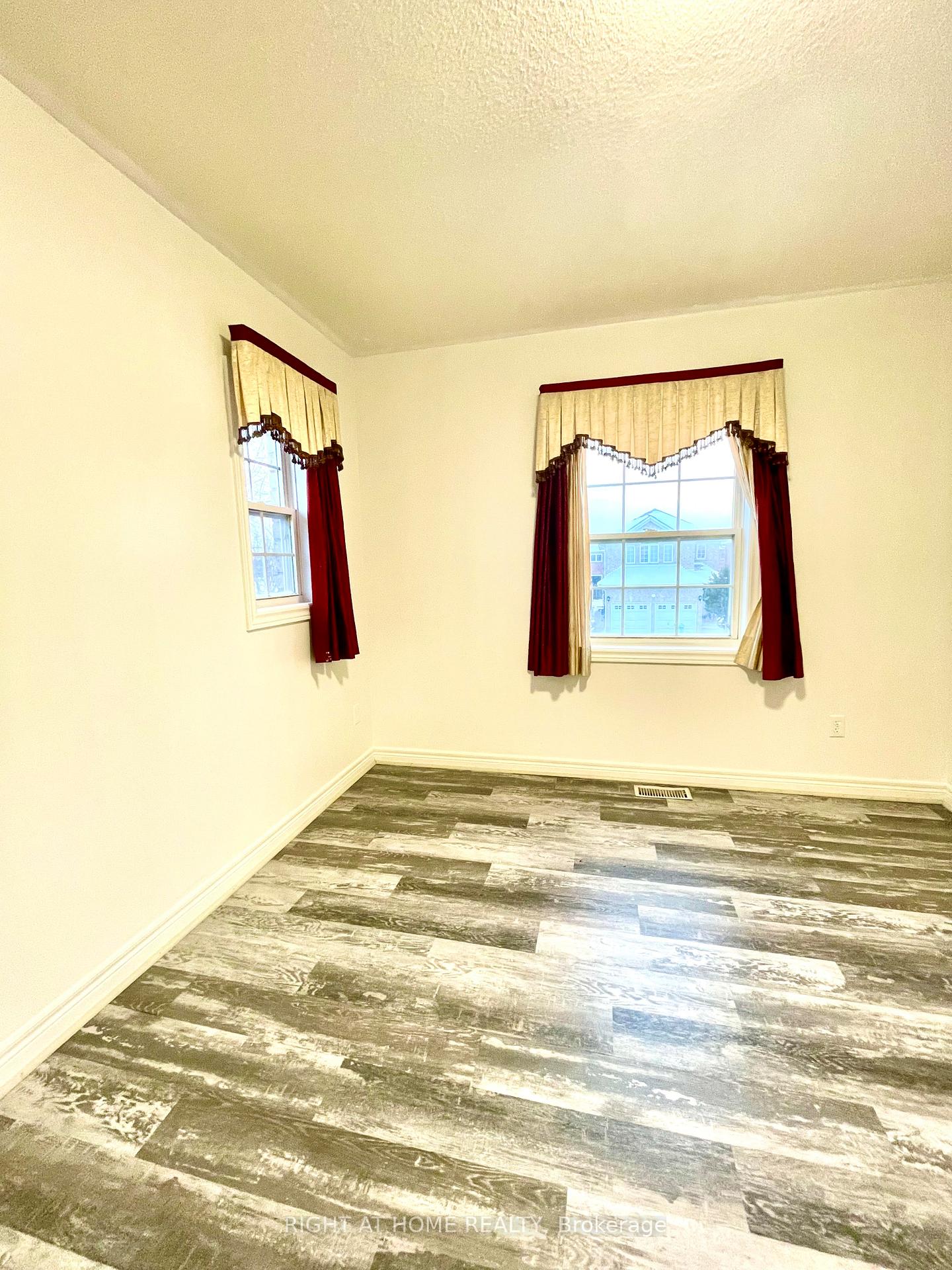 Photo 13 of Unit A, 55 Velvet Grass Lane, Brampton, Sandringham-Wellington — HOMEH
