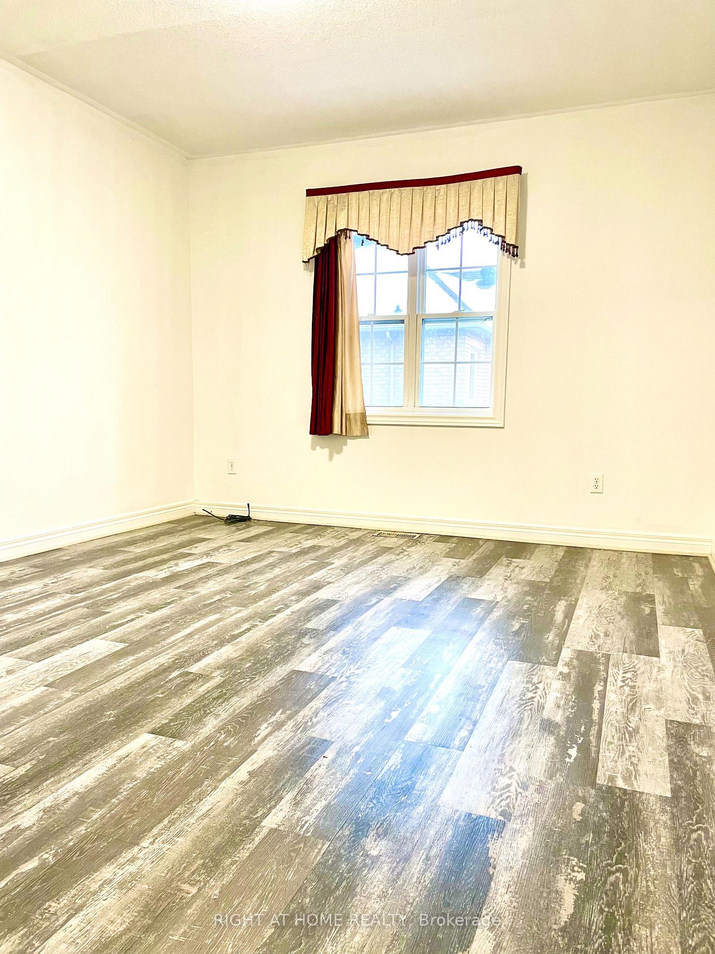 Photo 14 of Unit A, 55 Velvet Grass Lane, Brampton, Sandringham-Wellington — HOMEH
