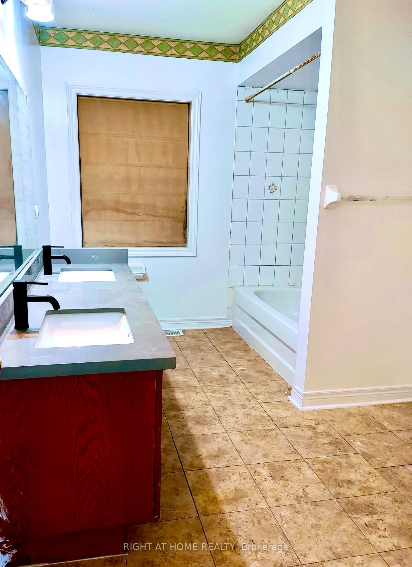 Photo 15 of Unit A, 55 Velvet Grass Lane, Brampton, Sandringham-Wellington — HOMEH