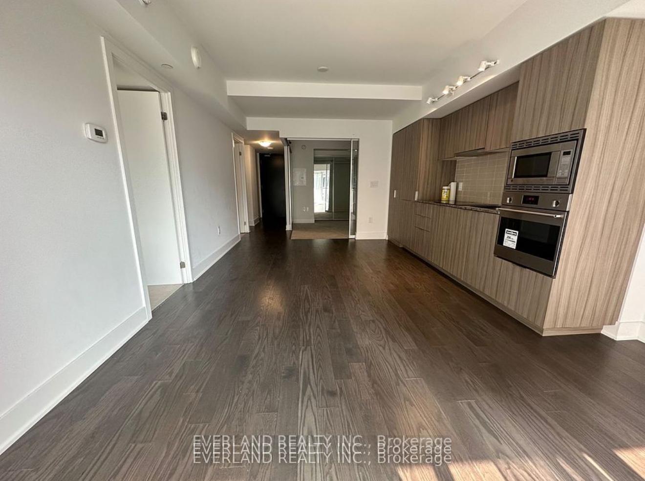 Photo 4 of Unit 1309, 955 Bay Street, Toronto, Bay Street Corridor — HOMEH