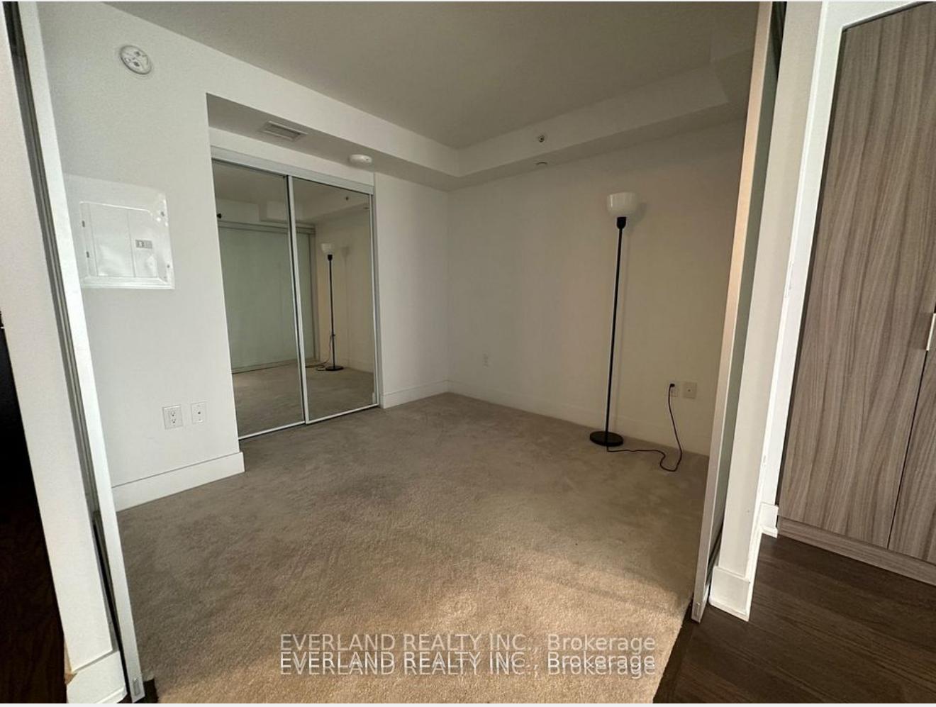 Photo 5 of Unit 1309, 955 Bay Street, Toronto, Bay Street Corridor — HOMEH