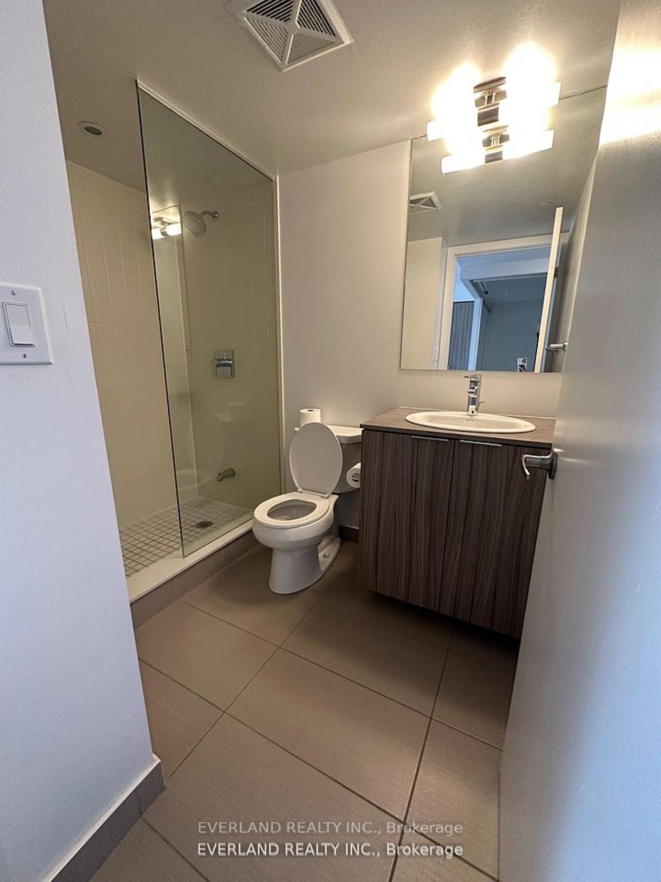 Photo 7 of Unit 1309, 955 Bay Street, Toronto, Bay Street Corridor — HOMEH