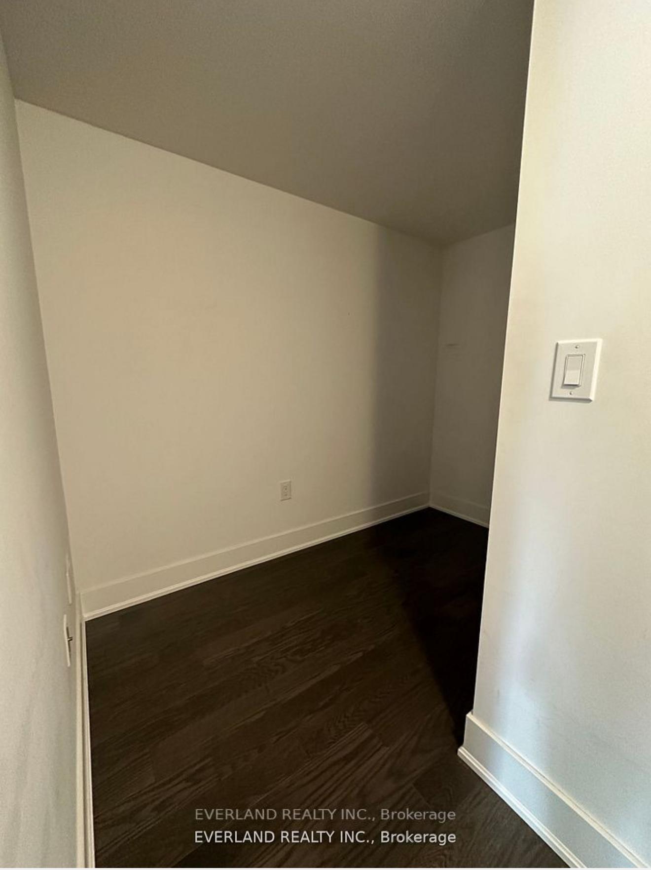 Photo 8 of Unit 1309, 955 Bay Street, Toronto, Bay Street Corridor — HOMEH