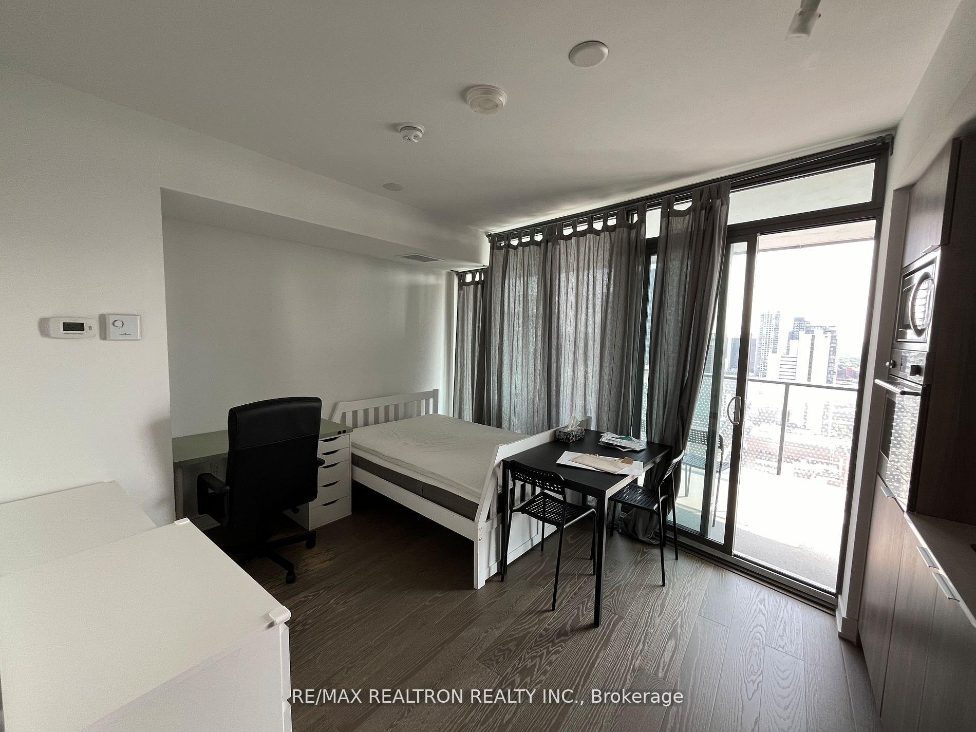 Photo 2 of Unit 2712, 11 Wellesley Street W, Toronto, Bay Street Corridor — HOMEH