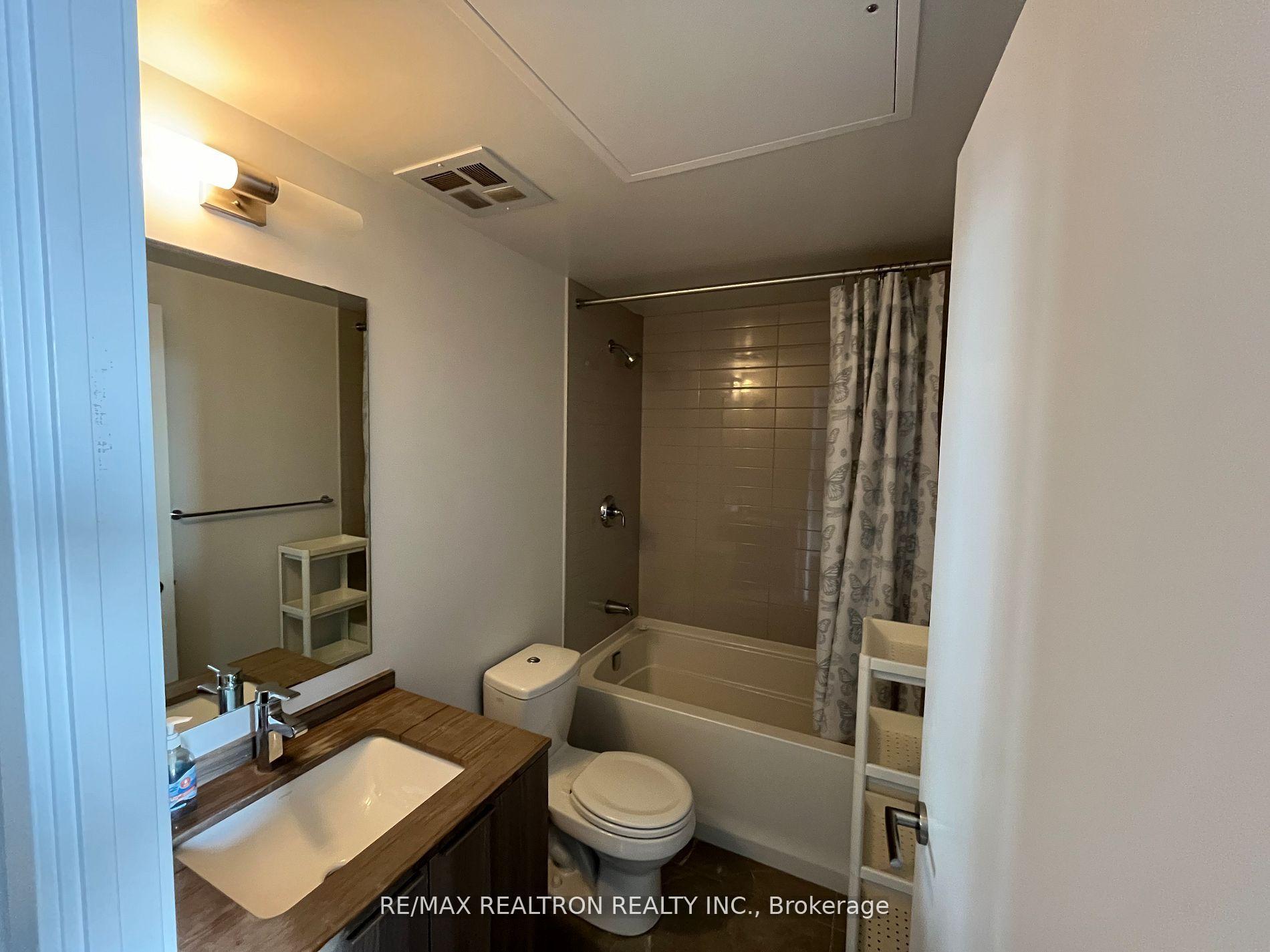 Photo 3 of Unit 2712, 11 Wellesley Street W, Toronto, Bay Street Corridor — HOMEH