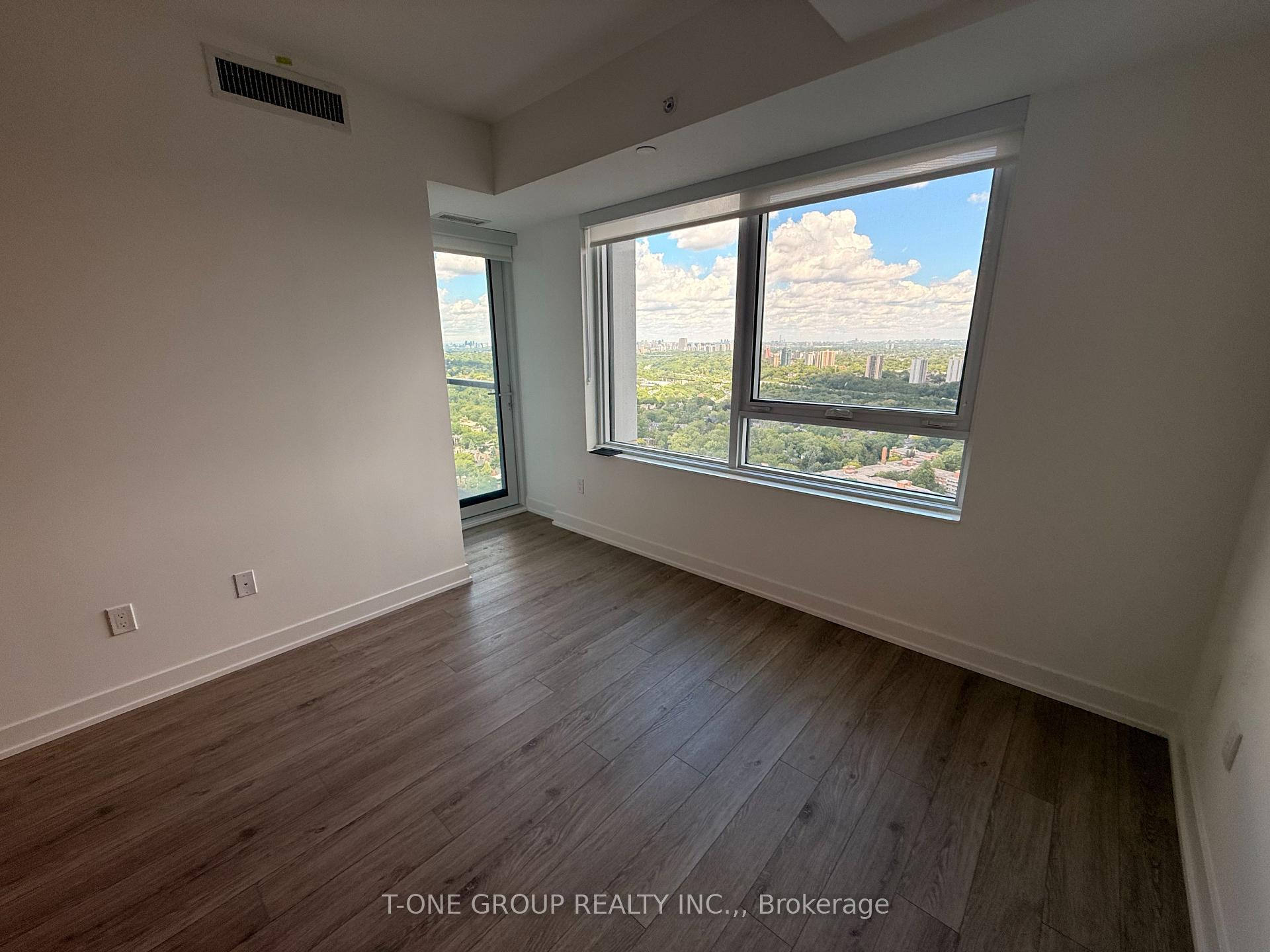 Photo 4 of Unit 3708, 609 Sherbourne Street E, Toronto, North St. James Town — HOMEH