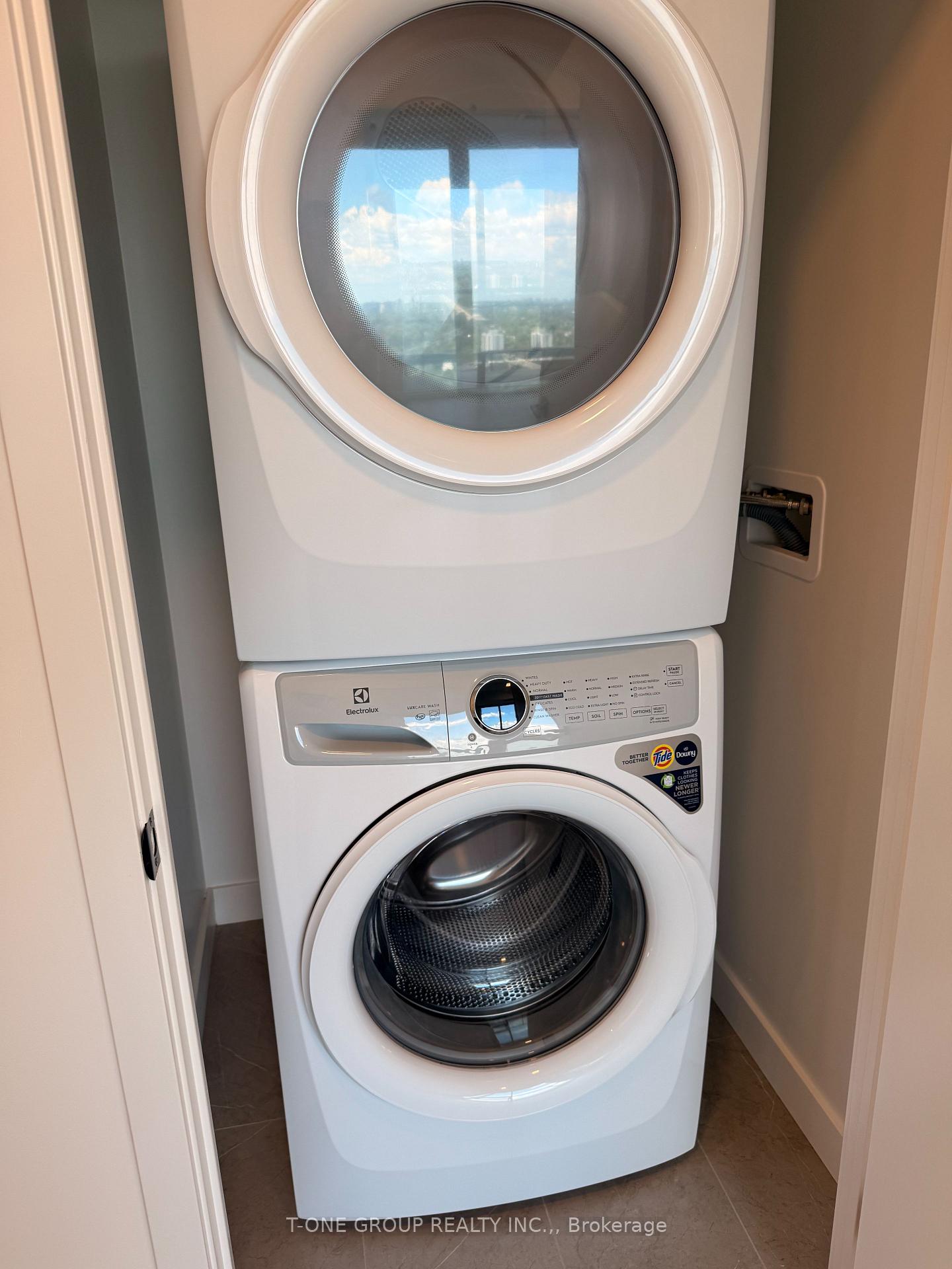 Photo 8 of Unit 3708, 609 Sherbourne Street E, Toronto, North St. James Town — HOMEH