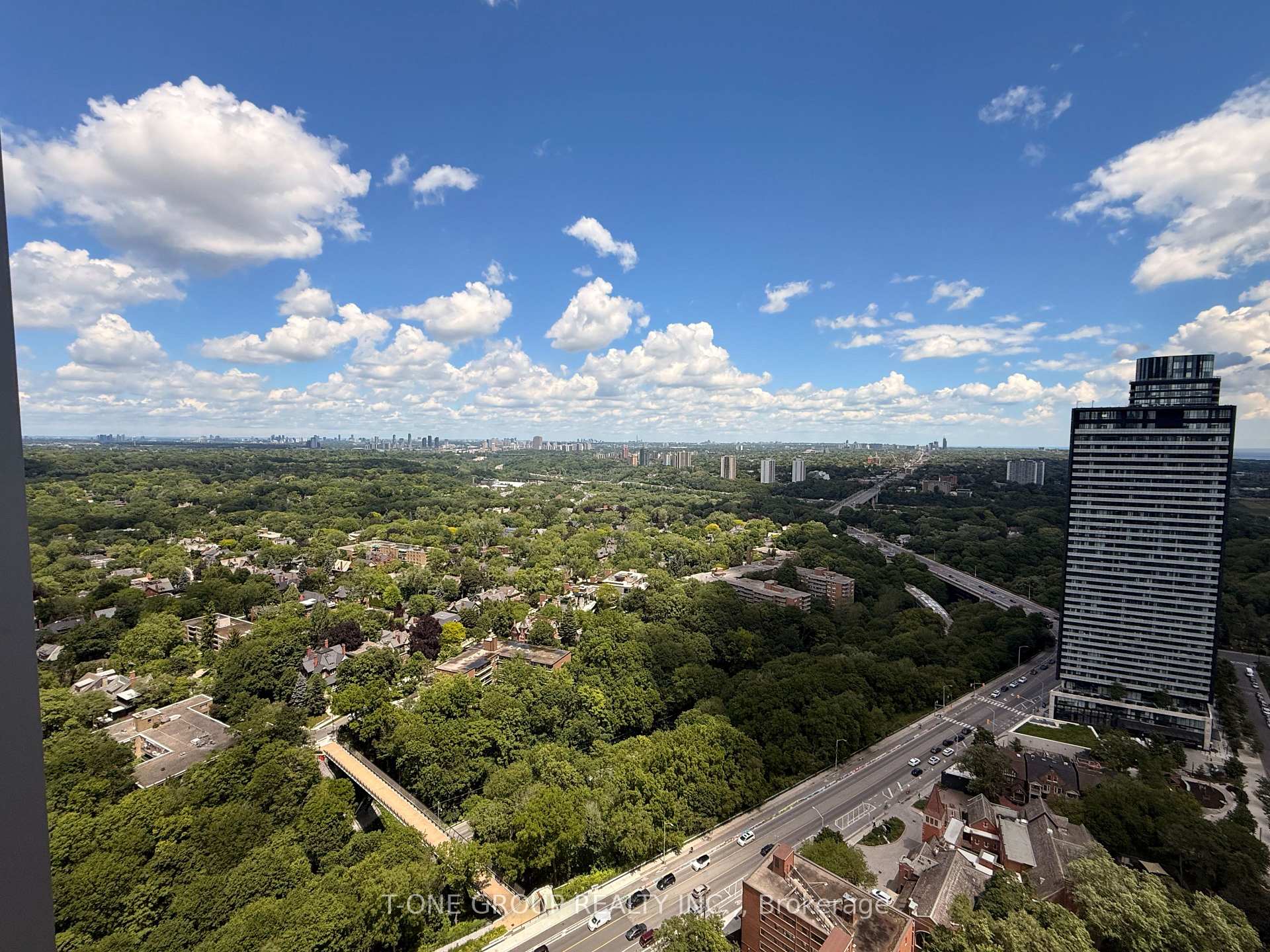 Photo 9 of Unit 3708, 609 Sherbourne Street E, Toronto, North St. James Town — HOMEH