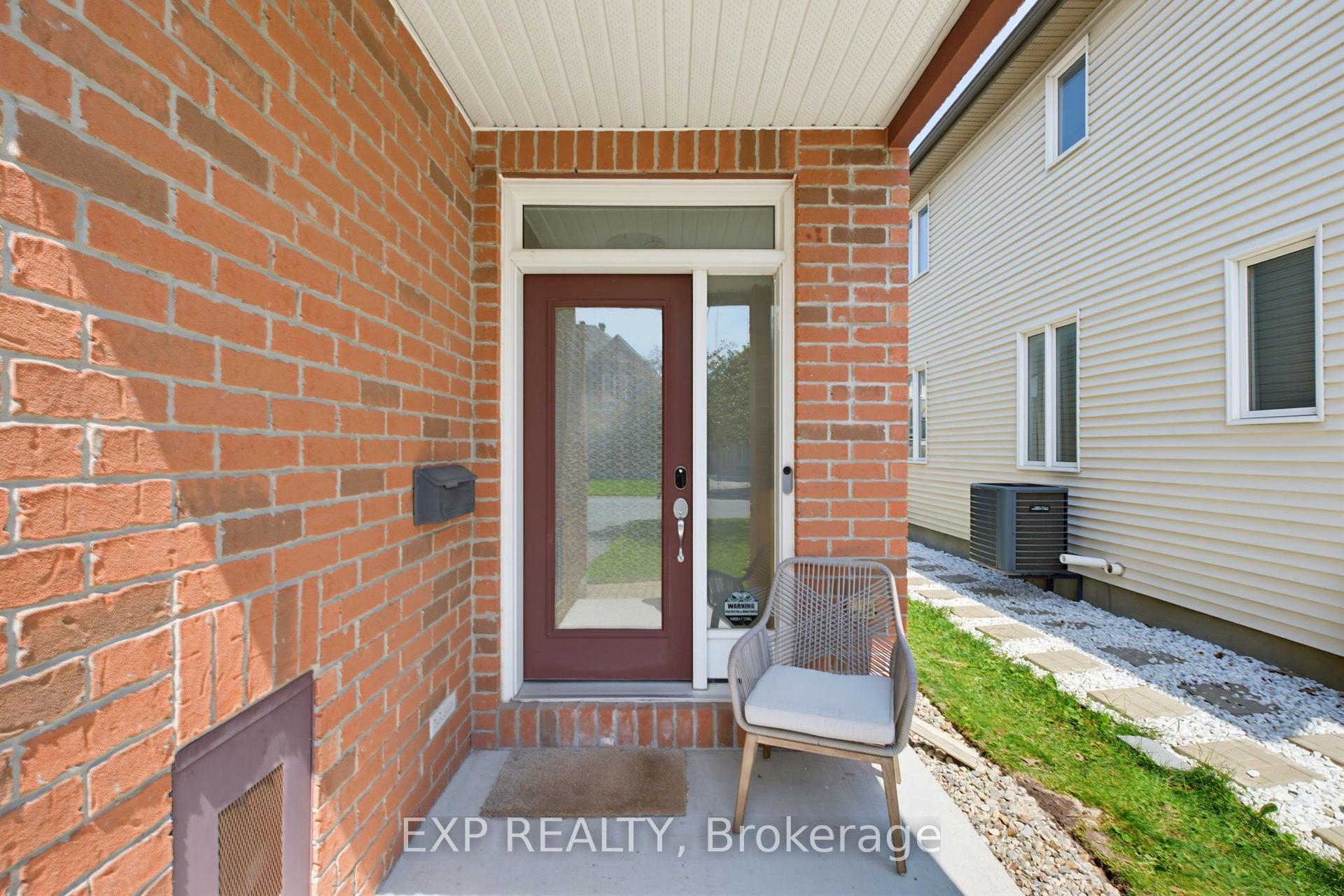 Photo 3 of 176 Manorwood Crescent, Ottawa, Blossom Park/Kemp Park/Findlay Creek — HOMEH