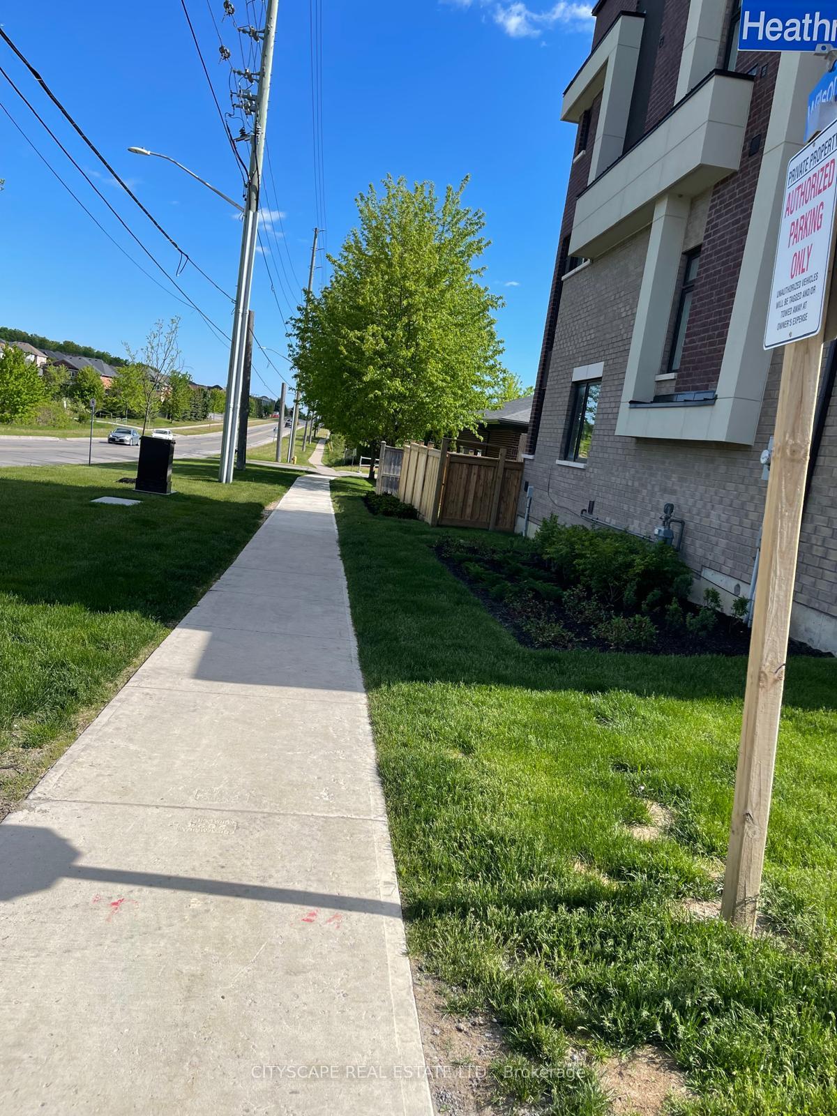 Photo 3 of 801 Heathrow Path N, Oshawa, Samac — HOMEH
