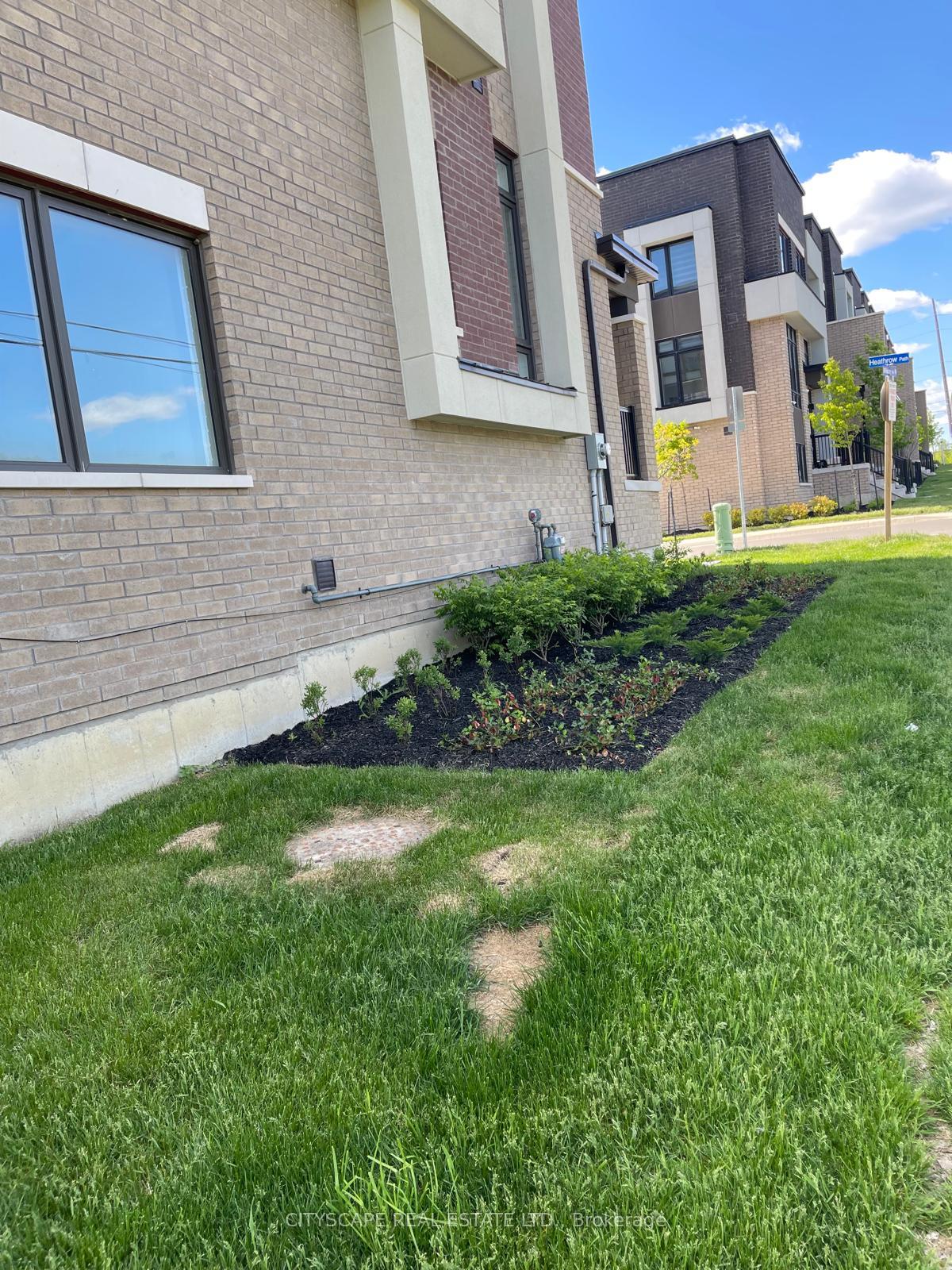 Photo 11 of 801 Heathrow Path N, Oshawa, Samac — HOMEH