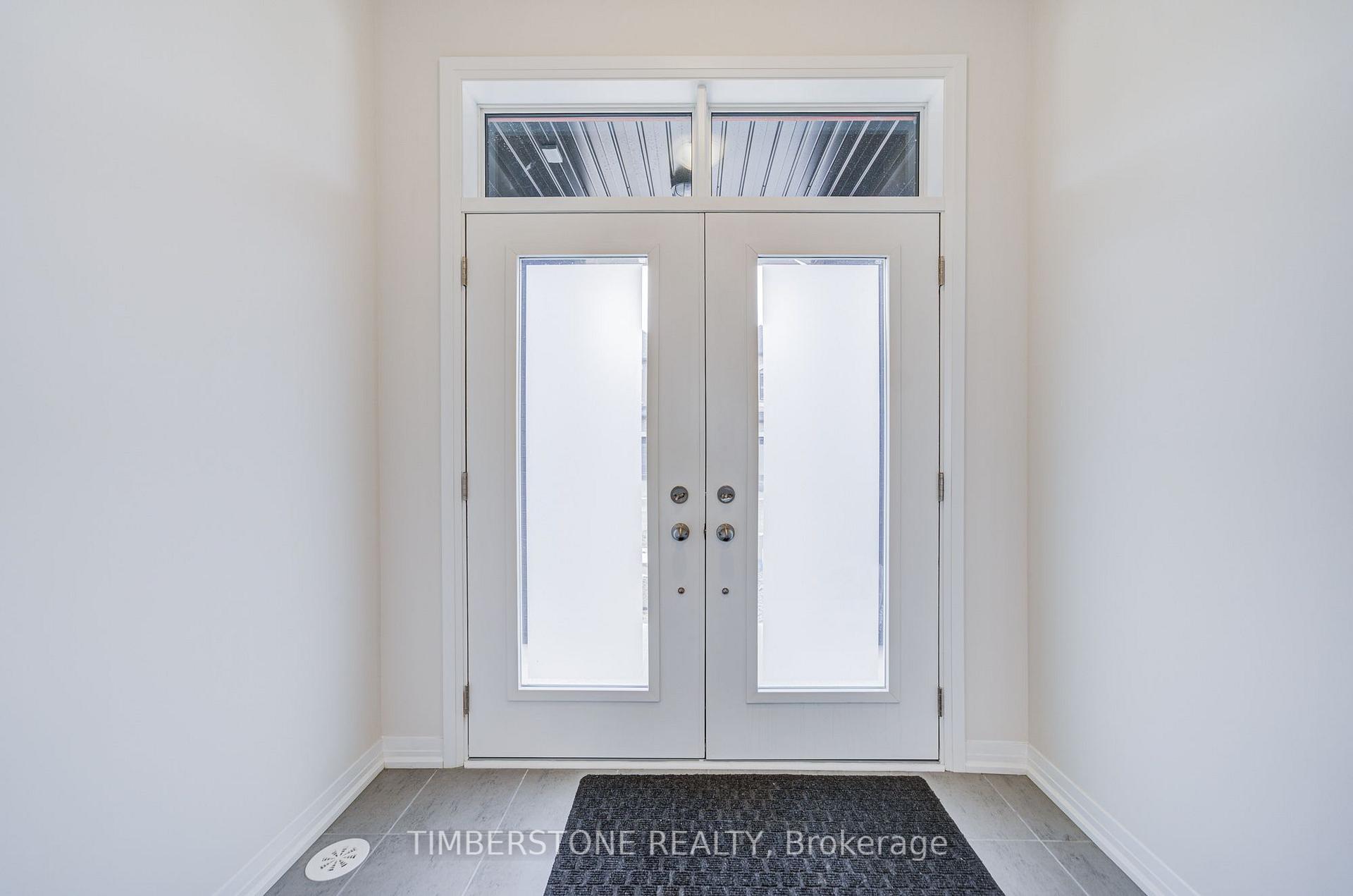 Photo 3 of 108 Arnold Circle, Brampton, Northwest Brampton — HOMEH
