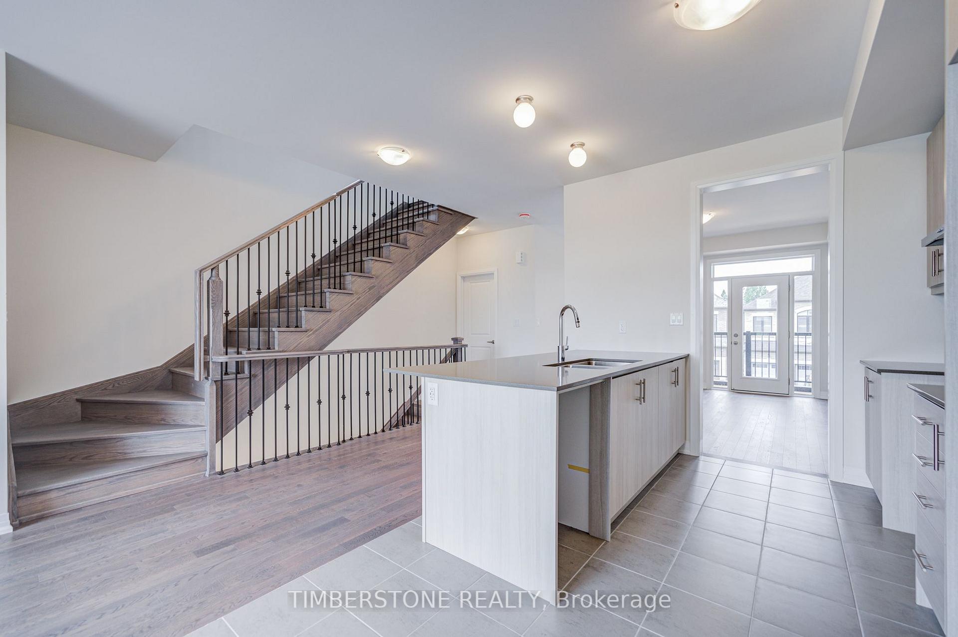 Photo 19 of 108 Arnold Circle, Brampton, Northwest Brampton — HOMEH