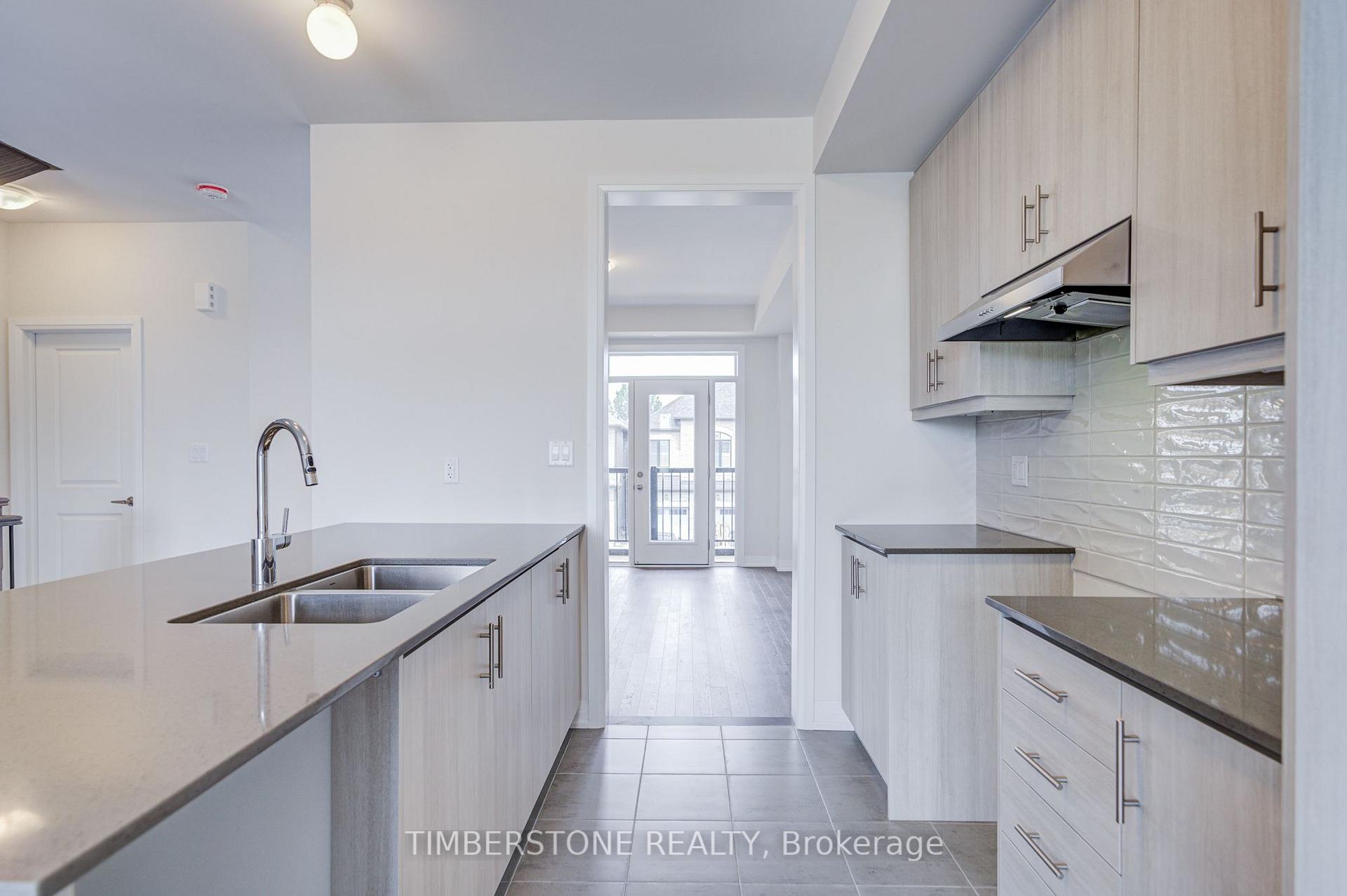 Photo 20 of 108 Arnold Circle, Brampton, Northwest Brampton — HOMEH