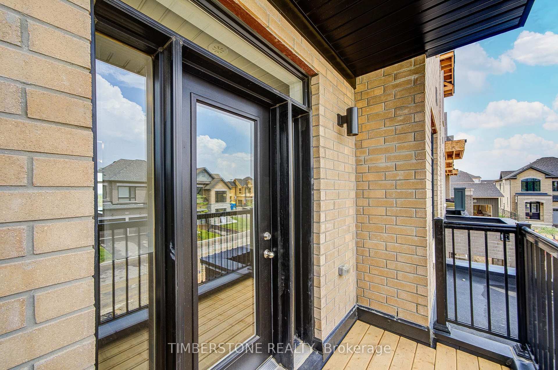Photo 25 of 108 Arnold Circle, Brampton, Northwest Brampton — HOMEH