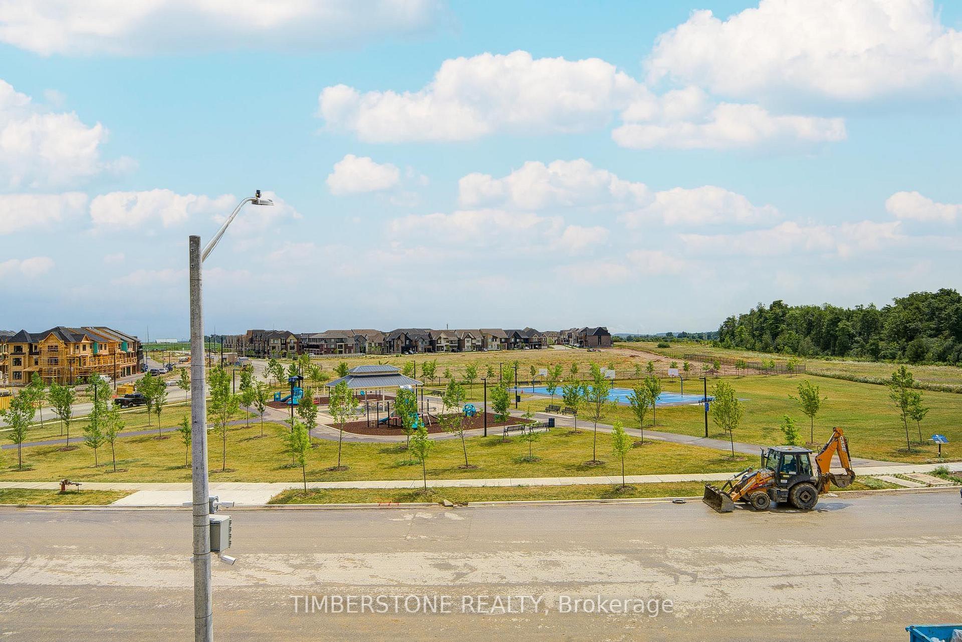 Photo 35 of 108 Arnold Circle, Brampton, Northwest Brampton — HOMEH