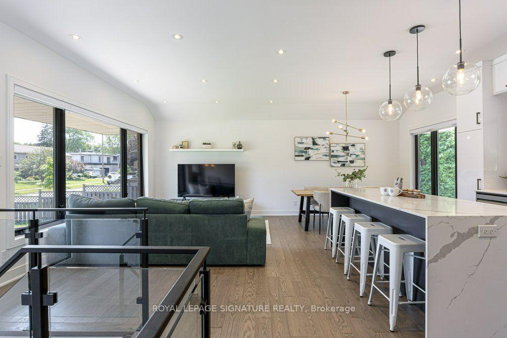 Photo 5 of 14 Bonacres Avenue, Scarborough, Centennial Scarborough — HOMEH