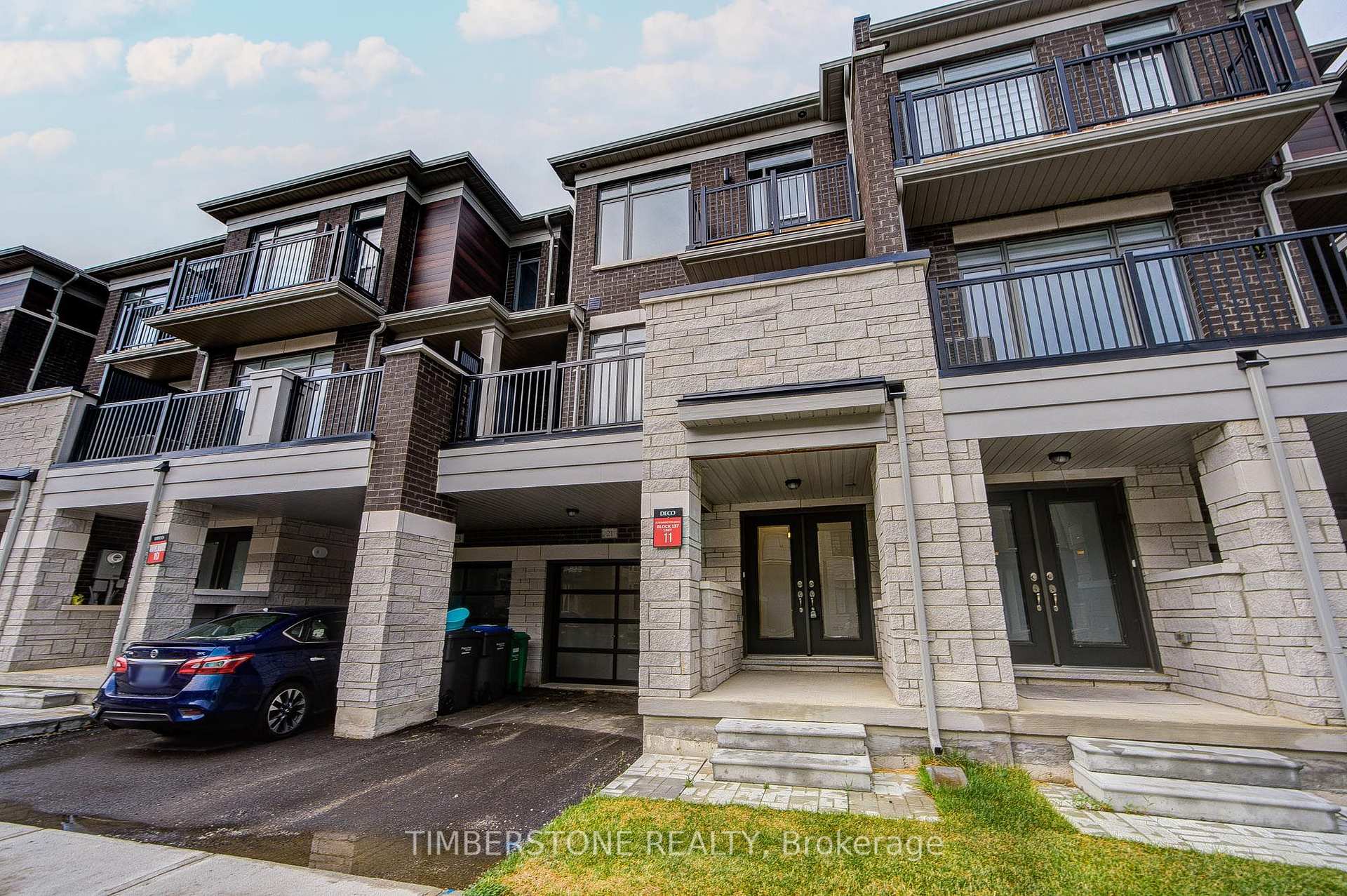 Photo 2 of 21 Bonnington Drive, Brampton, Northwest Brampton — HOMEH
