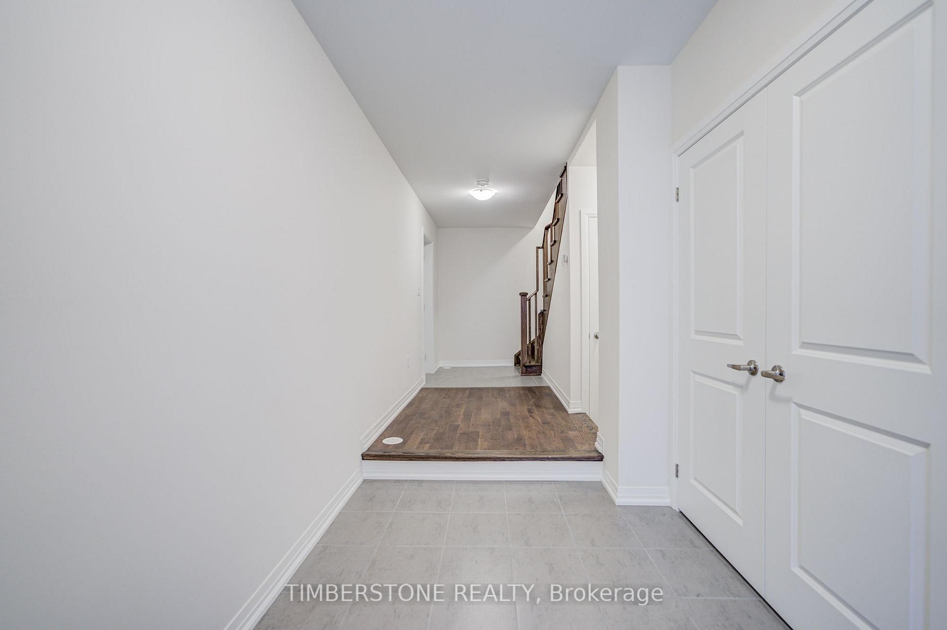 Photo 5 of 21 Bonnington Drive, Brampton, Northwest Brampton — HOMEH