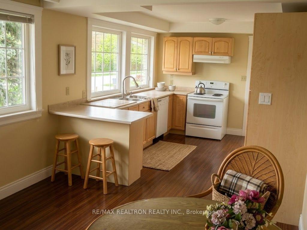 Photo 1 of 166 Weldrick Road, Richmond Hill, North Richvale — HOMEH