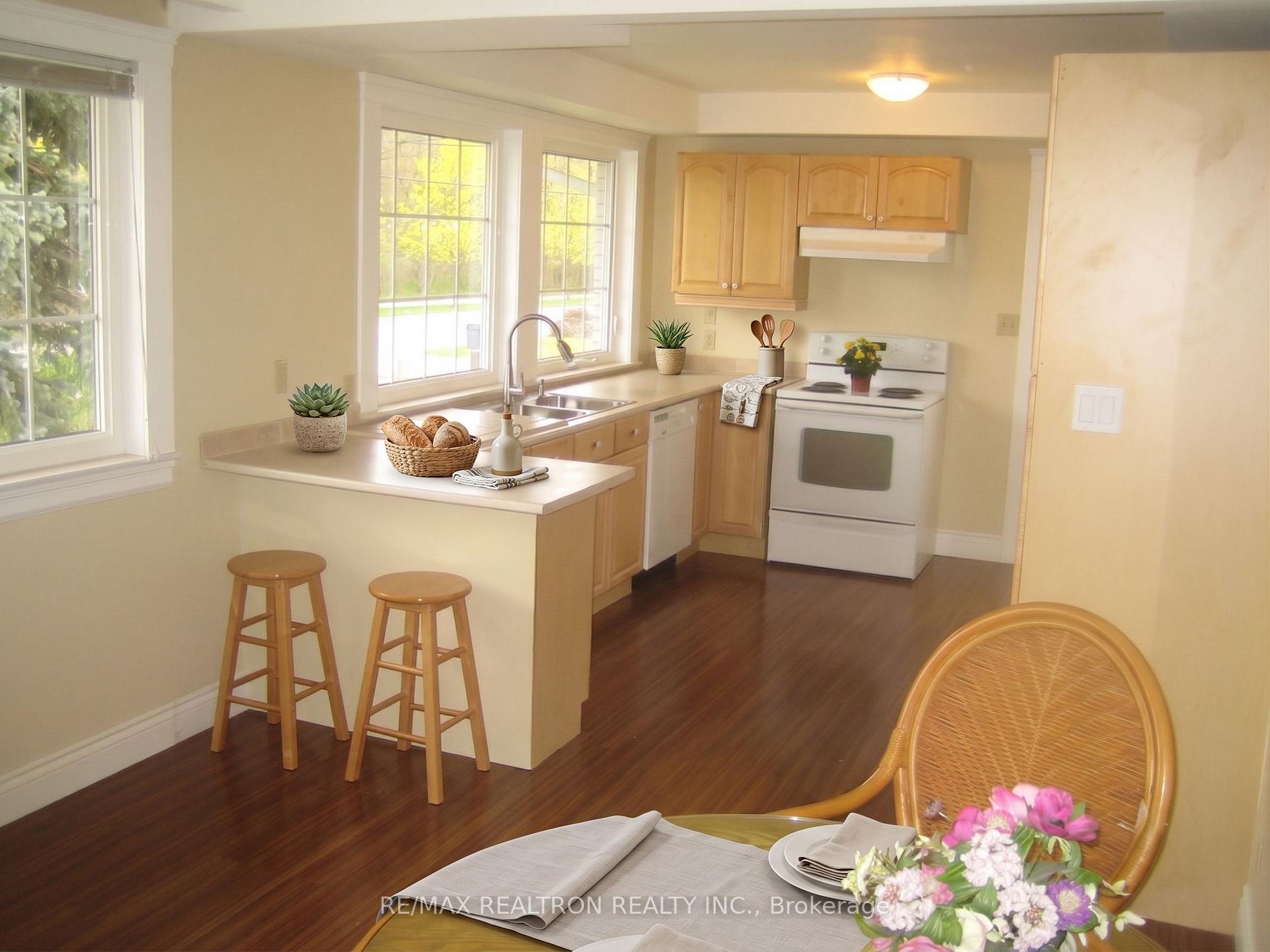 Photo 4 of 166 Weldrick Road, Richmond Hill, North Richvale — HOMEH