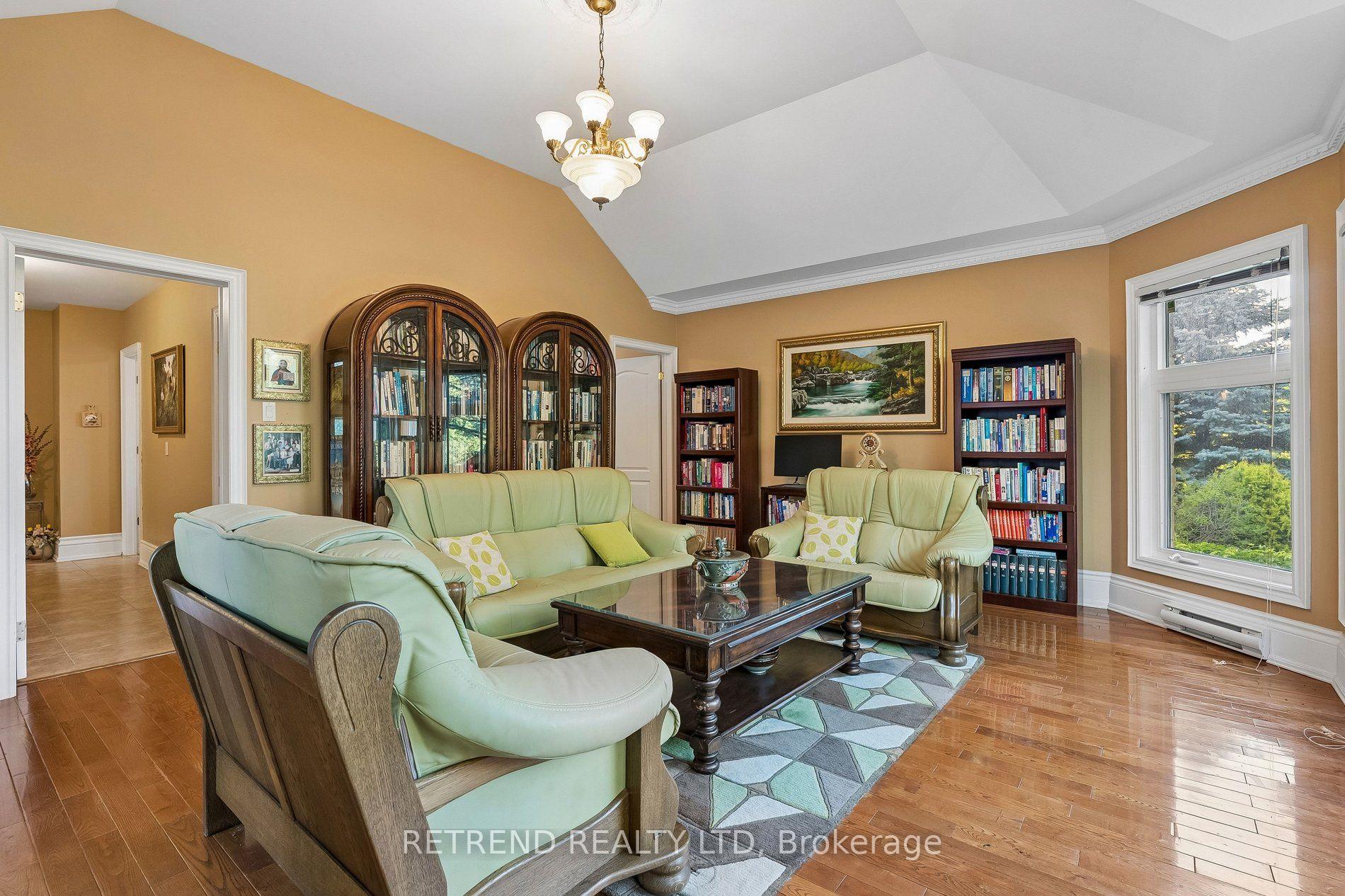 Photo 20 of 791 Clarence Street, Vaughan, Islington Woods — HOMEH