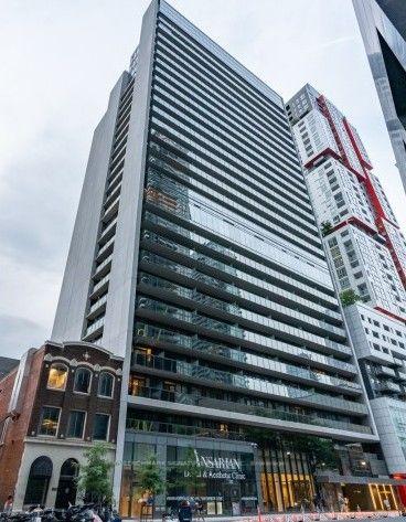 Front of Unit 1603, 330 Richmond Street W