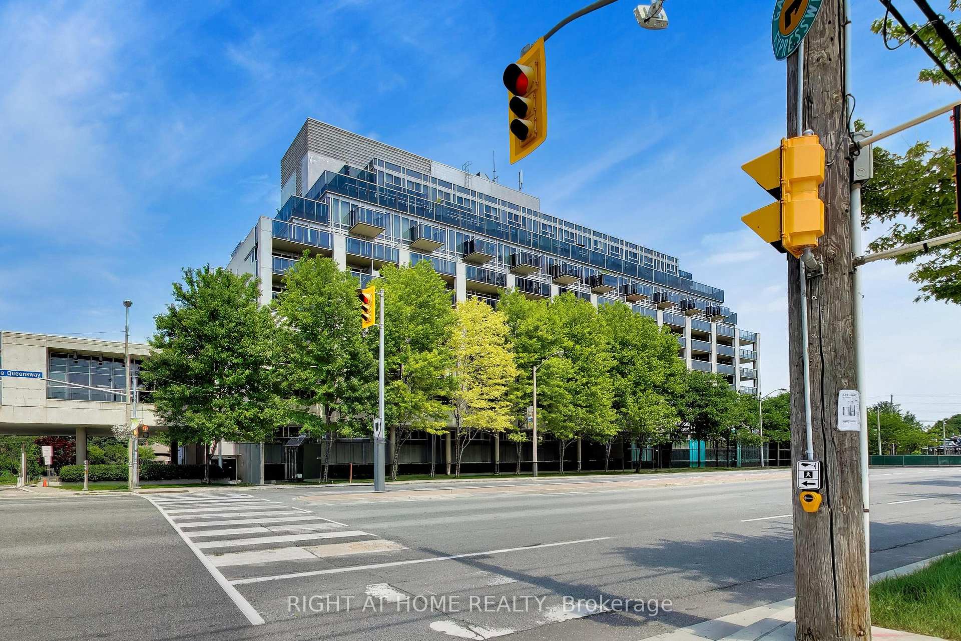 Photo 3 of Unit 407, 1040 The Queensway, Etobicoke, Islington-City Centre West — HOMEH