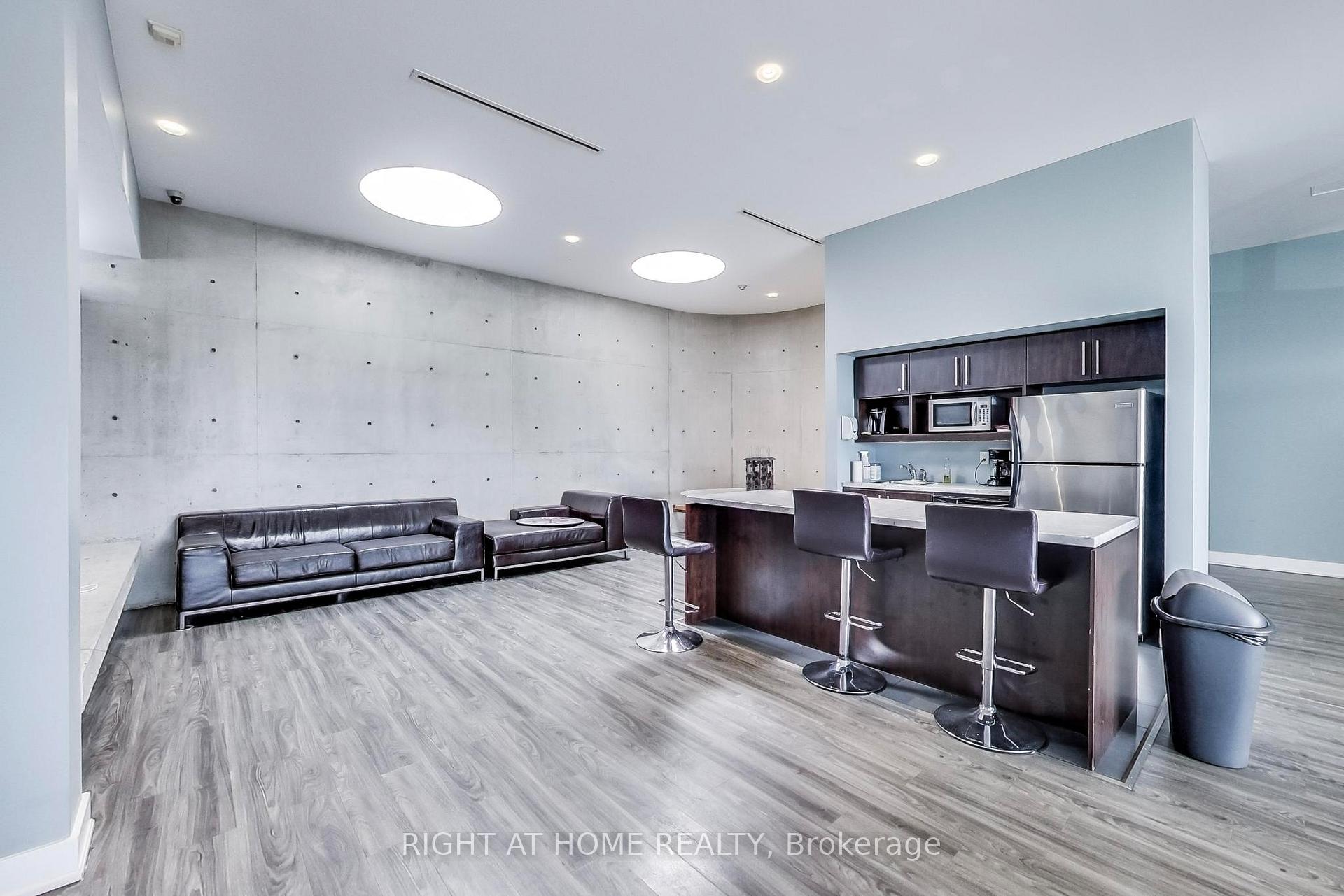 Photo 33 of Unit 407, 1040 The Queensway, Etobicoke, Islington-City Centre West — HOMEH