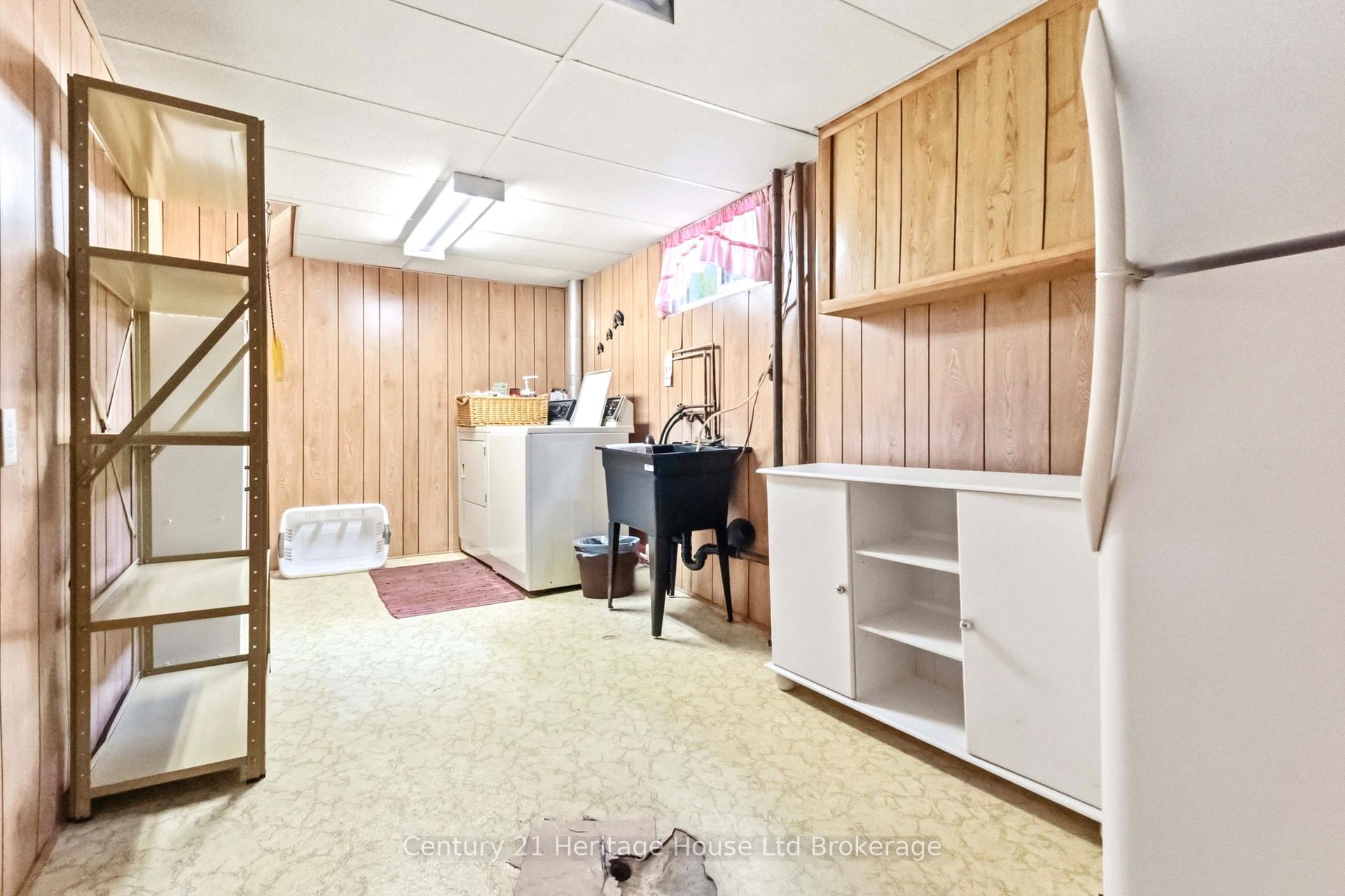 Photo 23 of 26 Deveron Crescent, London, South T — HOMEH