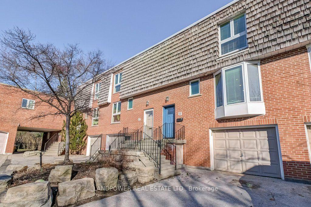 Photo 2 of 10 Brassbell Mill Way, North York, St. Andrew-Windfields — HOMEH