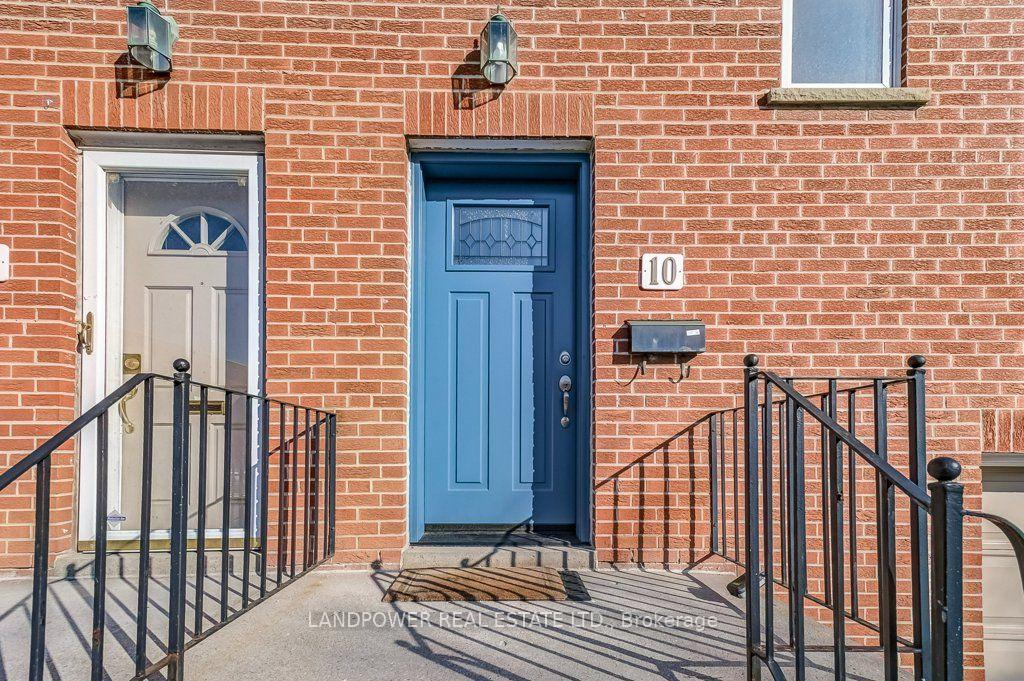 Photo 4 of 10 Brassbell Mill Way, North York, St. Andrew-Windfields — HOMEH
