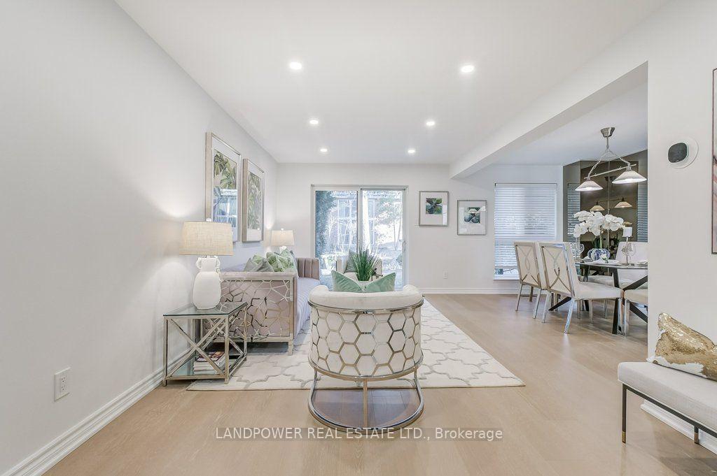 Photo 7 of 10 Brassbell Mill Way, North York, St. Andrew-Windfields — HOMEH