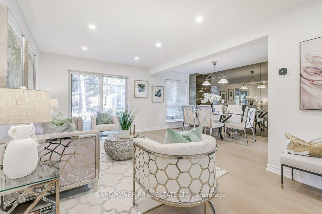Photo 8 of 10 Brassbell Mill Way, North York, St. Andrew-Windfields — HOMEH