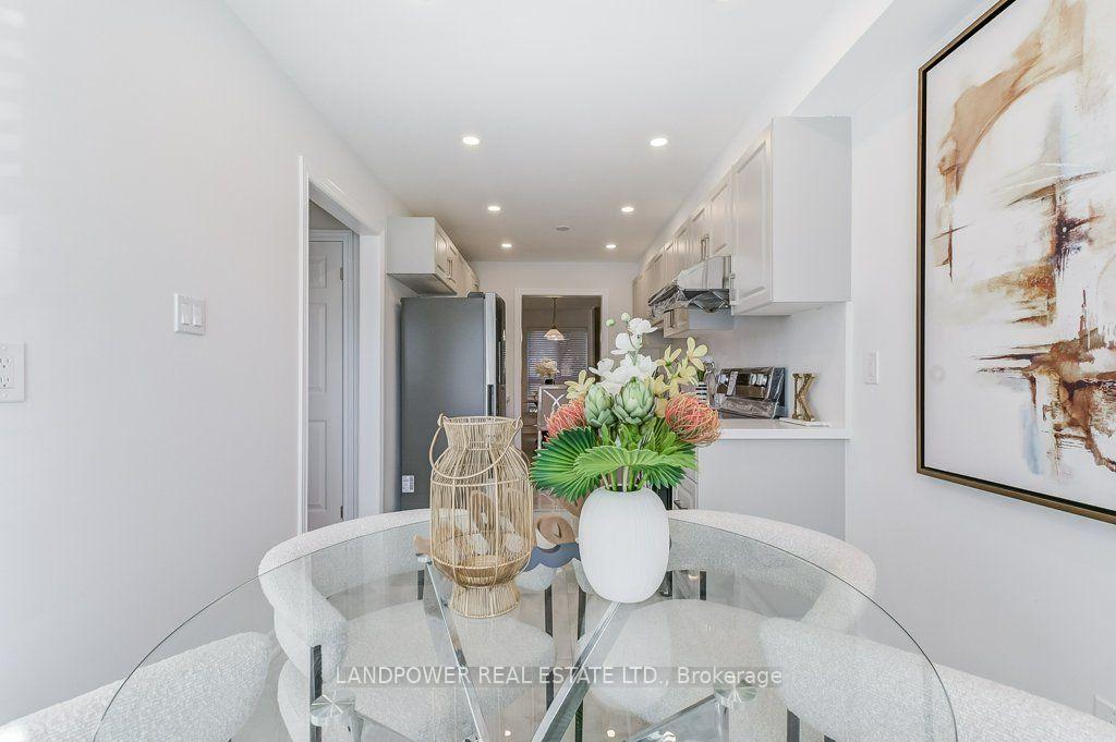 Photo 17 of 10 Brassbell Mill Way, North York, St. Andrew-Windfields — HOMEH