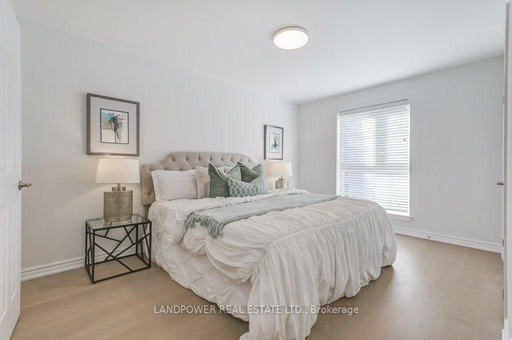 Photo 19 of 10 Brassbell Mill Way, North York, St. Andrew-Windfields — HOMEH
