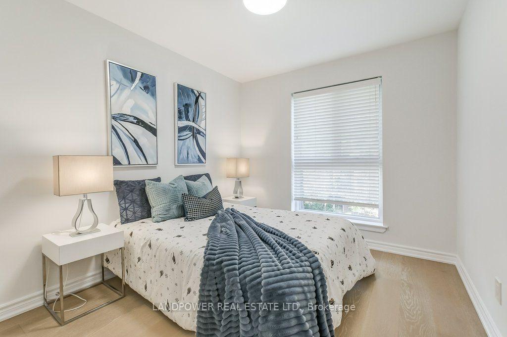 Photo 24 of 10 Brassbell Mill Way, North York, St. Andrew-Windfields — HOMEH