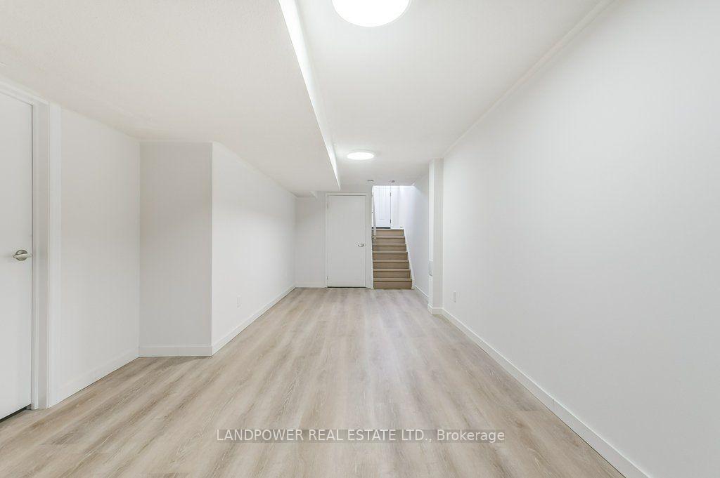 Photo 27 of 10 Brassbell Mill Way, North York, St. Andrew-Windfields — HOMEH