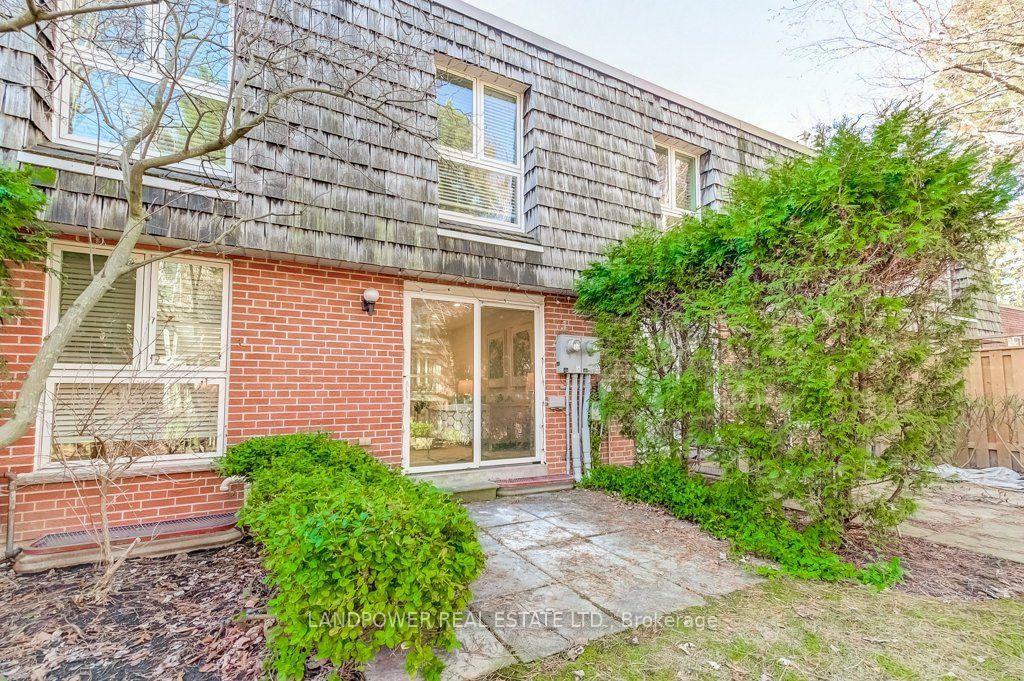 Photo 29 of 10 Brassbell Mill Way, North York, St. Andrew-Windfields — HOMEH