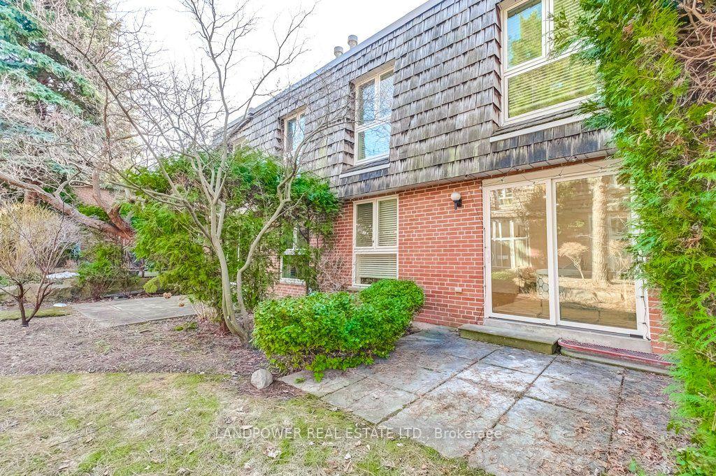 Photo 31 of 10 Brassbell Mill Way, North York, St. Andrew-Windfields — HOMEH